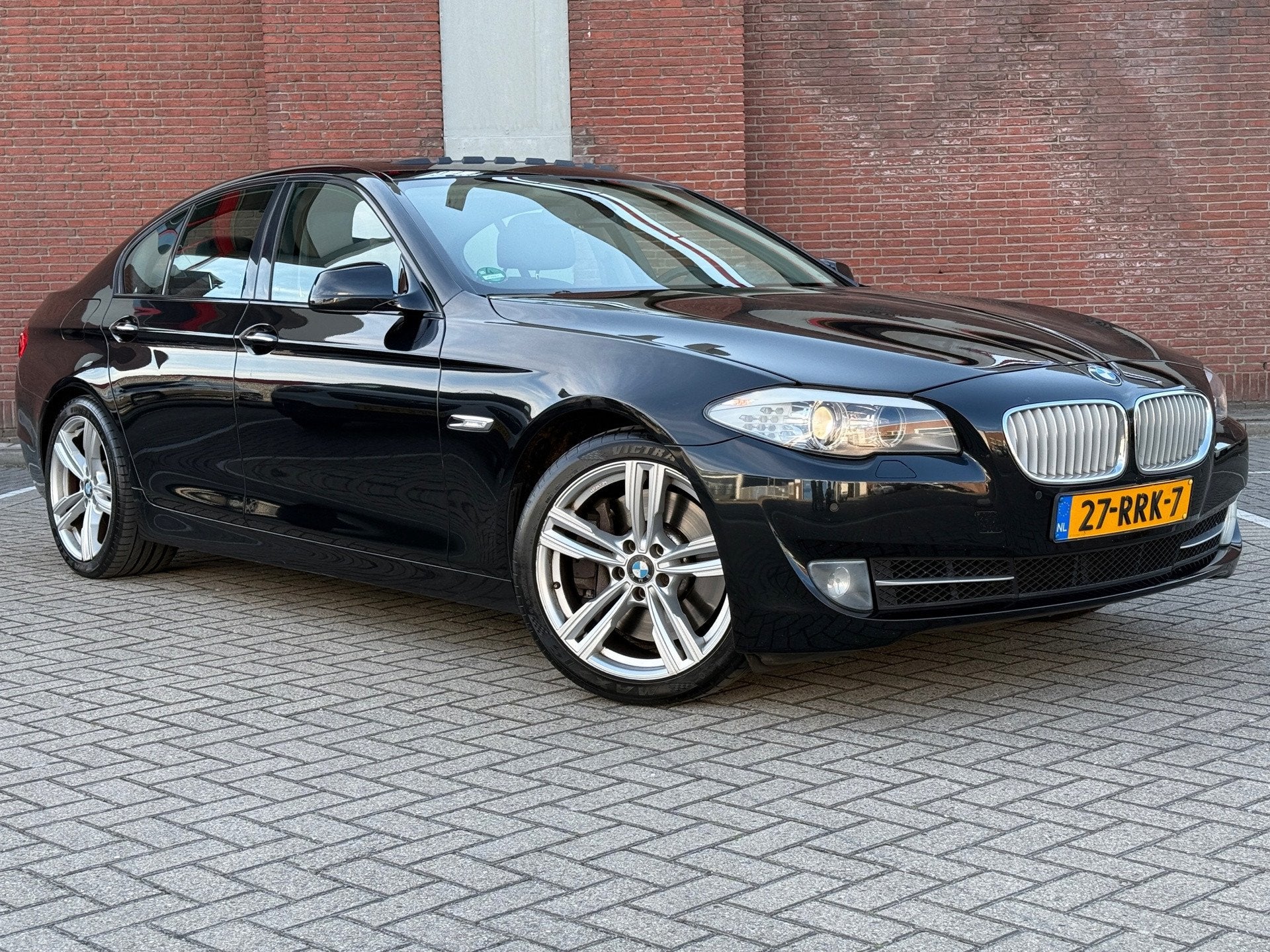 BMW 5-serie 550i High Executive|AUT|PANNO|V8|409PK|GOED ONDE, Auto's, Automaat, Euro 5, Achterwielaandrijving, Gebruikt