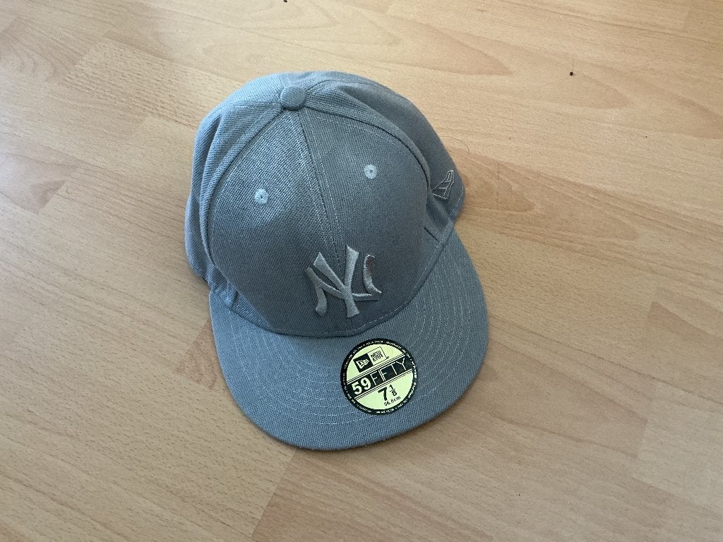 Twee capes New era (NY), Kleding | Heren, Hoeden en Petten, New Yorker, Ophalen of Verzenden, Pet, 57 cm (M, 7⅛ inch) of minder