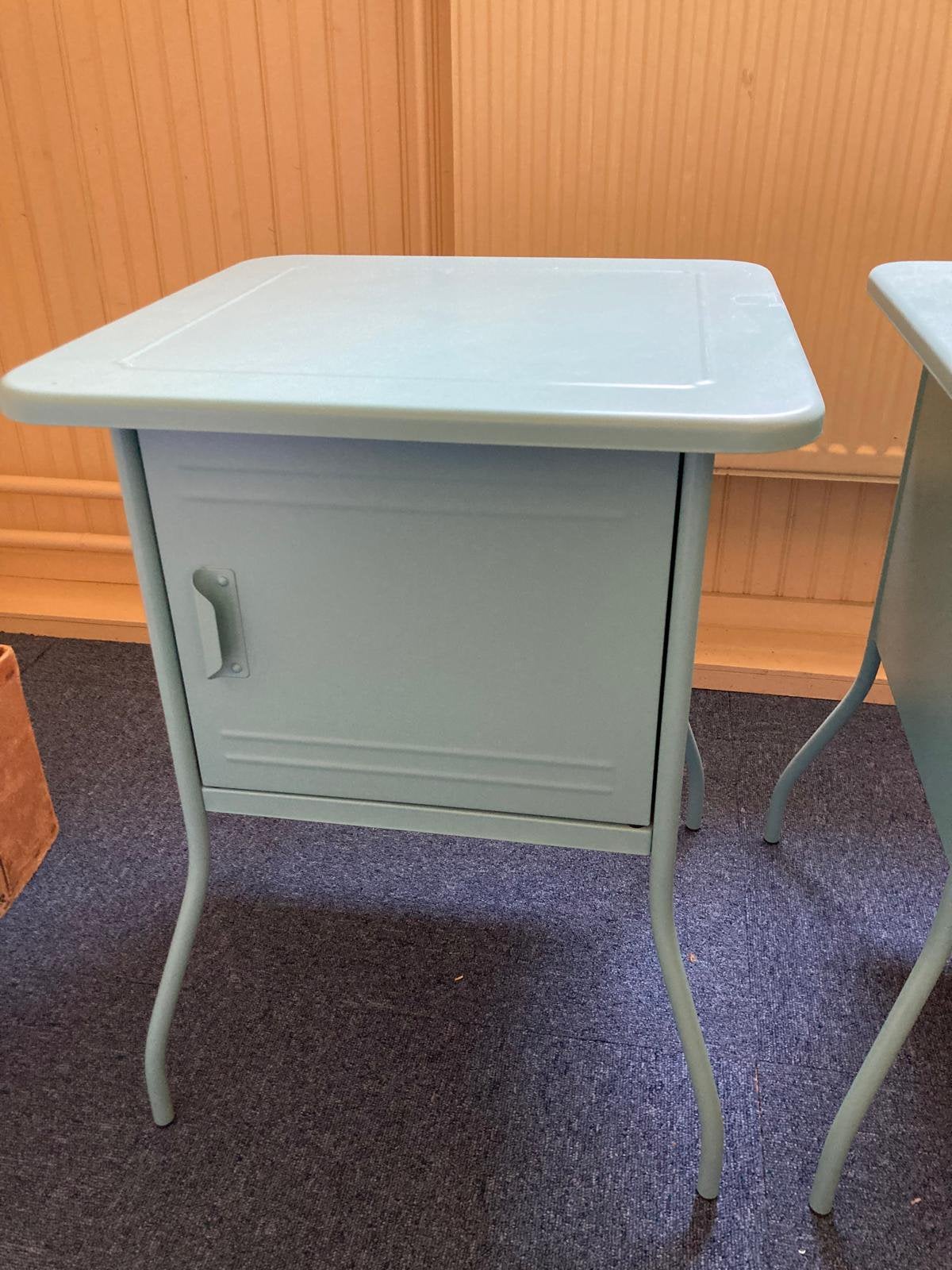 Twee groene nachtkastjes, Ophalen, Zo goed als nieuw, Minder dan 45 cm, 55 tot 70 cm