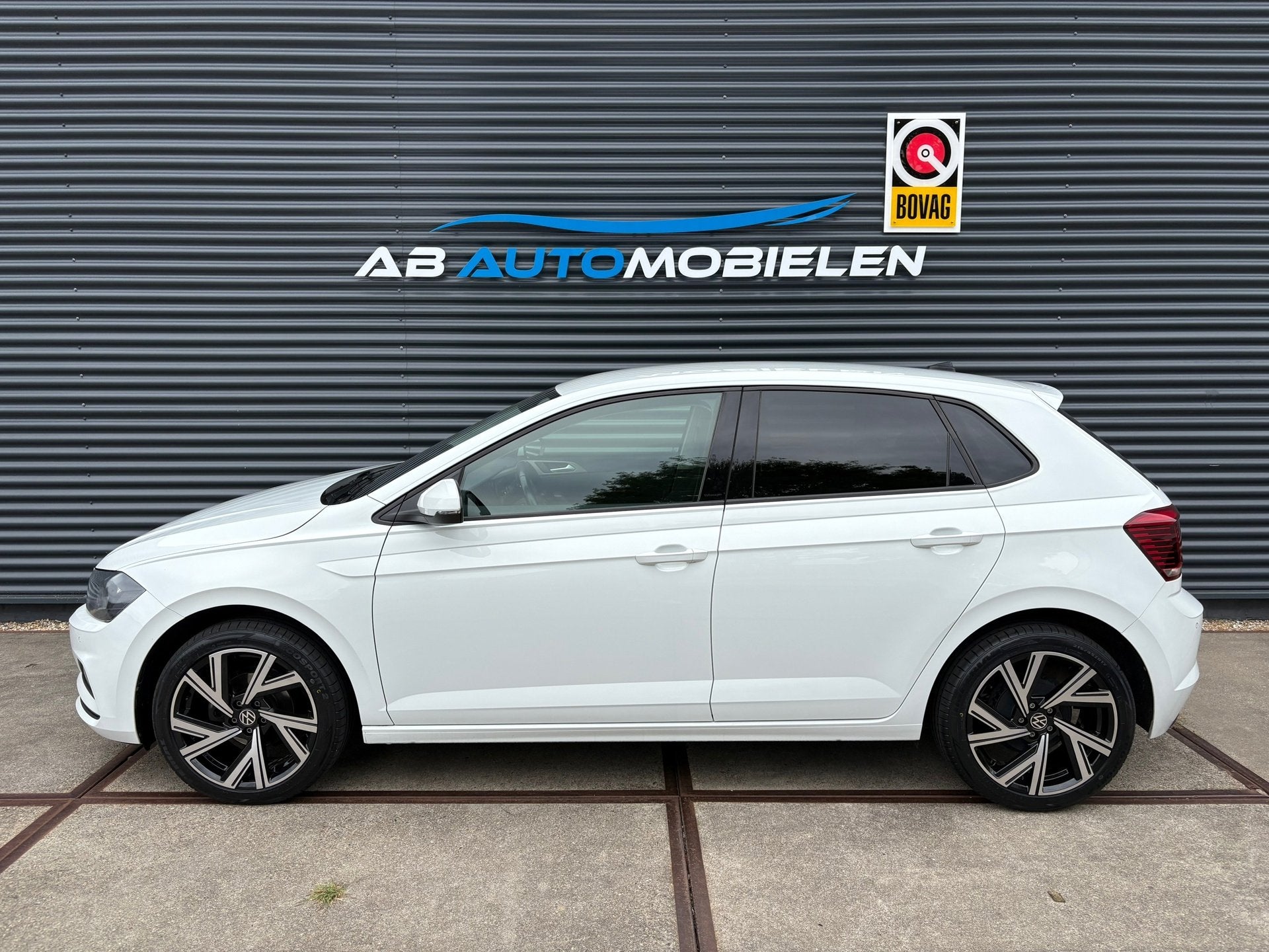 Volkswagen Polo 1.0 TSI Comfortline CARPLAY/ PARKEERSENSOREN, Voorwielaandrijving, Dealer onderhouden, 1063 kg, Gebruikt