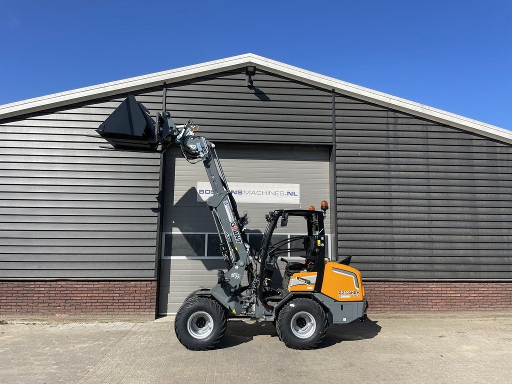 Giant G2700 TELE HD+ minishovel NIEUW €835 LEASE, Tobroco, Info@tobroco.nl, Sprendlingenstraat 57
5061 KM  Oisterwijk, NL, Wiellader of Shovel