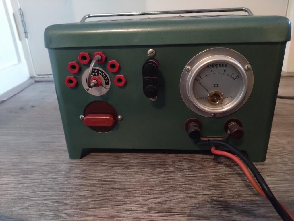 Vintage acculader Ets Huraux, Ophalen of Verzenden
