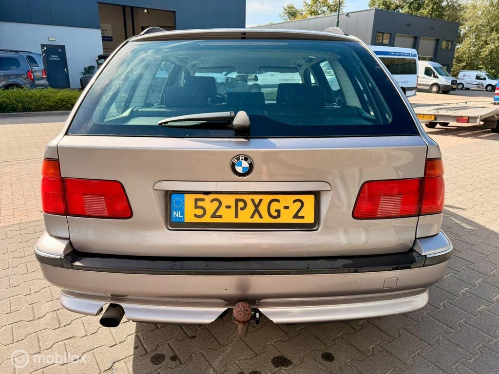 BMW e39 520i Touring, nieuwe apk, hand geschakeld youngtimer, foto 8