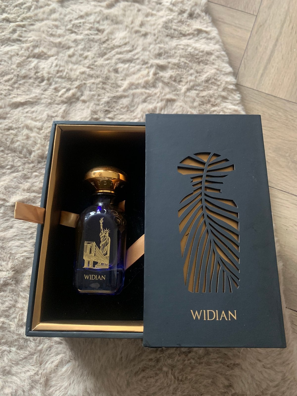Widian London parfum (lege fles) Luxe doos model 1, Ophalen of Verzenden, Zo goed als nieuw