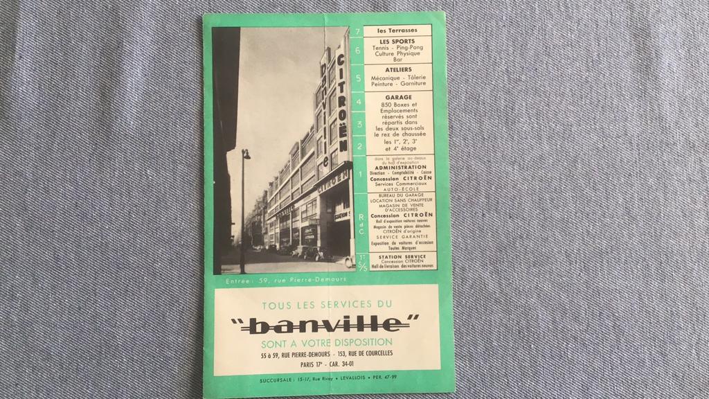 FOLDER CITROEN DEALER PARIJS TRACTION IN SHOWROOM ZEER OUD, Boeken, Ophalen of Verzenden, Zo goed als nieuw