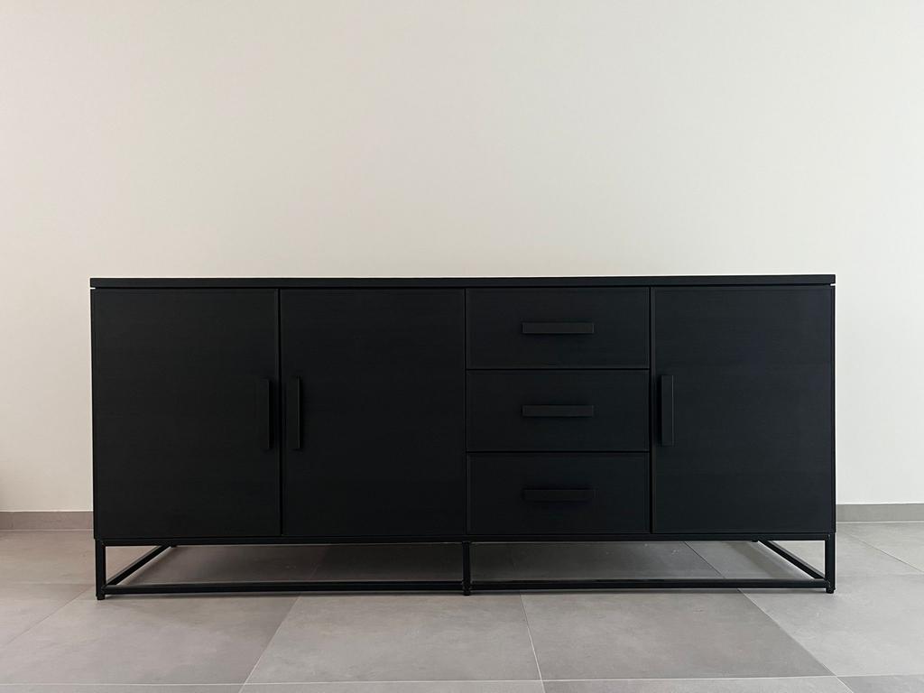 Modern Zwart Dressoir met Lades en Deuren, 150 tot 200 cm, Ophalen of Verzenden, Zo goed als nieuw, Met lade(s)