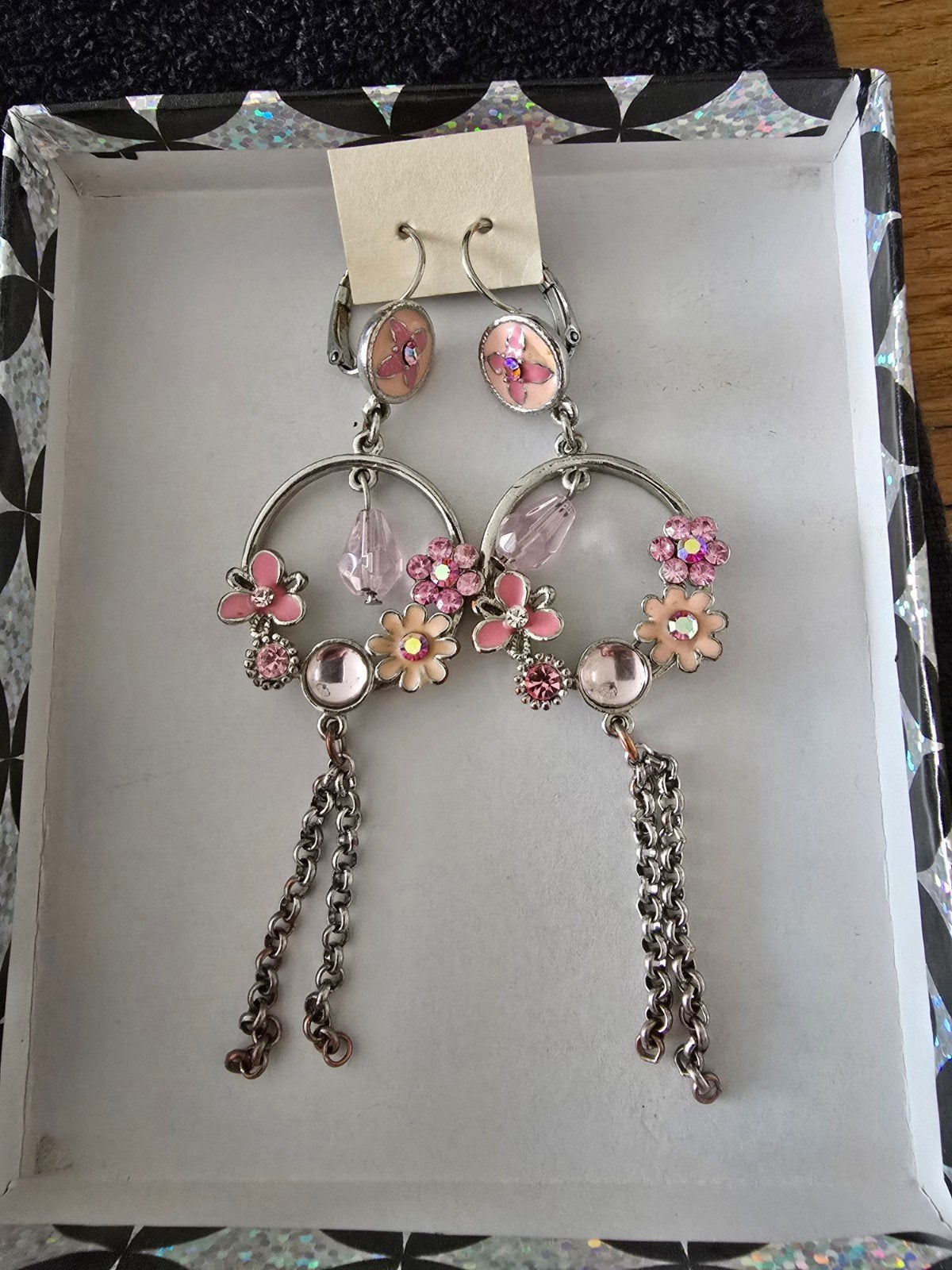 Te koop roze lange oorbellen, hangers., Overige materialen, Hangers, Ophalen of Verzenden, Zo goed als nieuw