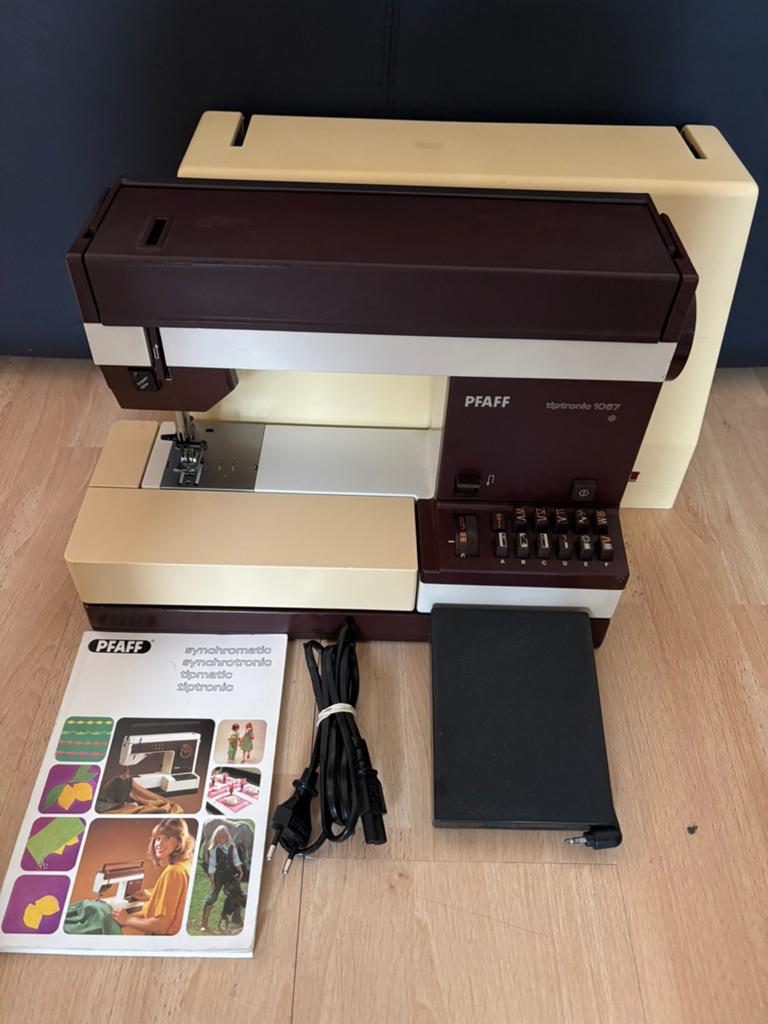 Vrije arm Pfaff 1067 in complete zgst, Hobby en Vrije tijd, Naaimachines en Toebehoren, Ophalen of Verzenden, Zo goed als nieuw
