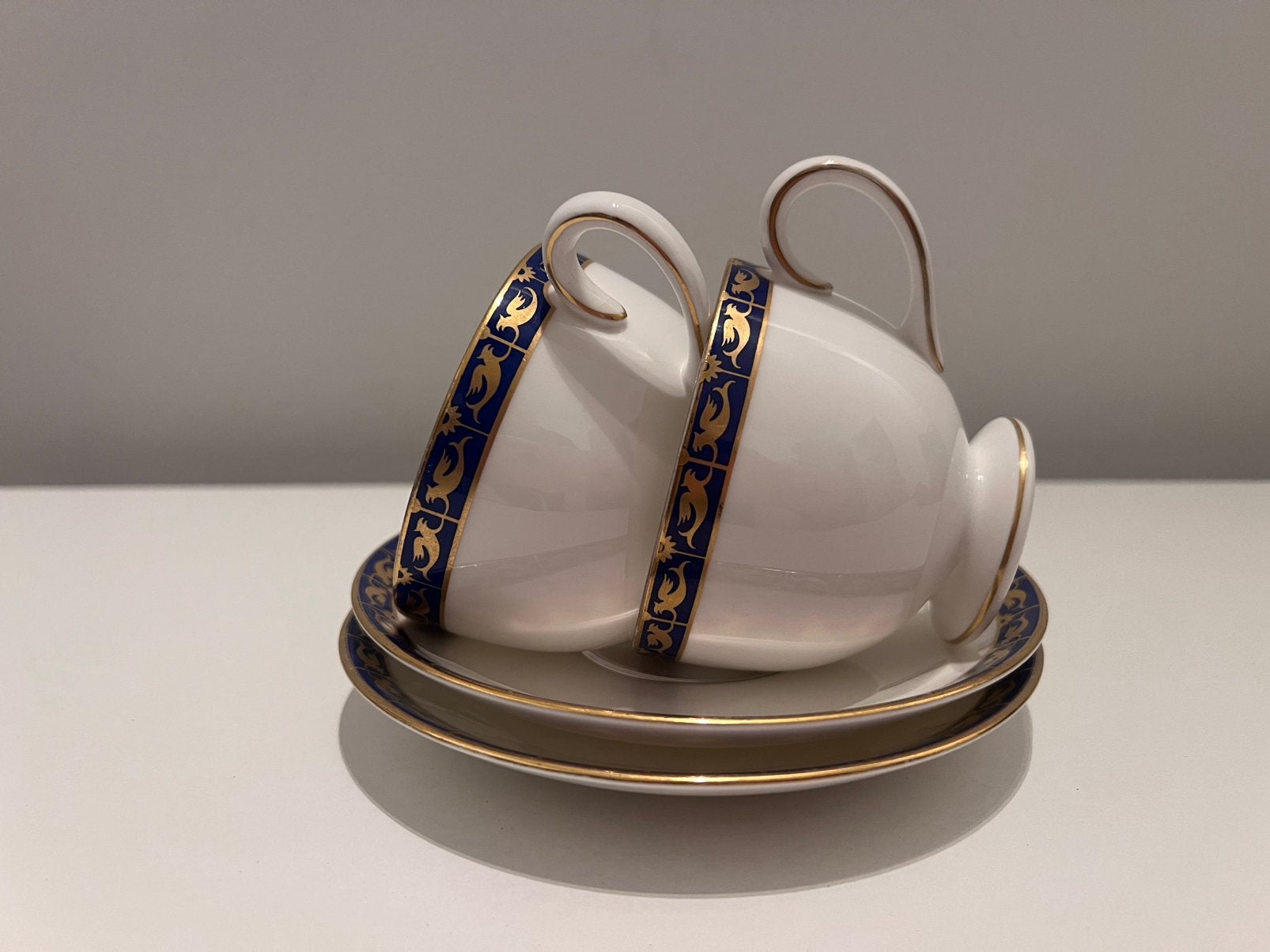 Luxe set van 2 Wedgwood 'Dolphins Blue' kop-en-schotels, Ophalen of Verzenden