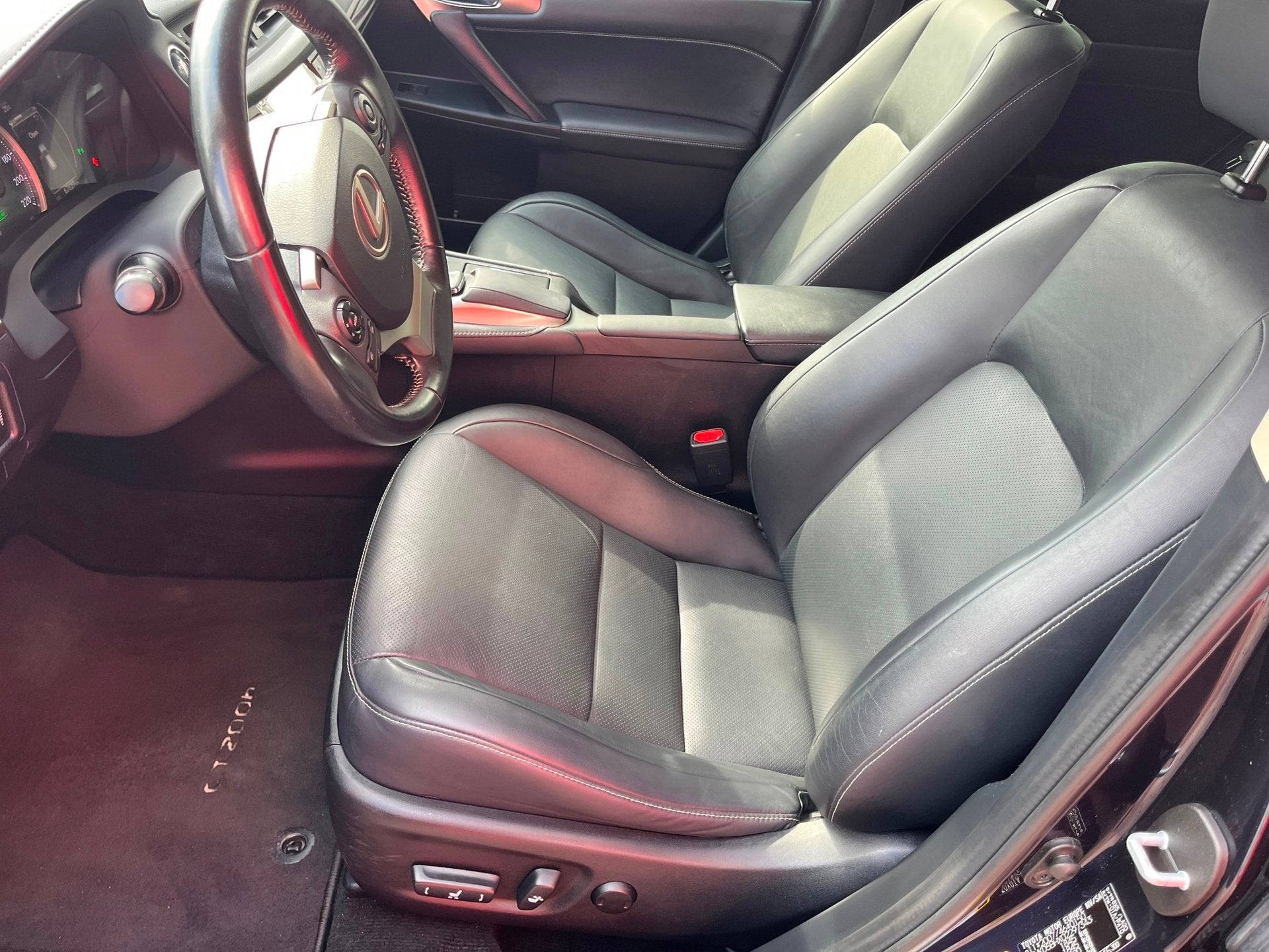 Lexus CT 200h Luxury Line / Leder / Elektr. memo stoel / Mar, Auto's, Lexus, 4 cilinders, Blauw, Leder, 26 km/l