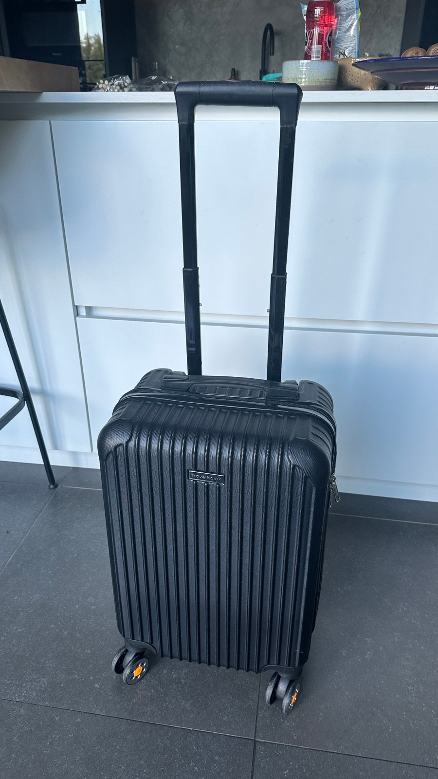 Nog nieuw koffertje 23 bij 53 (incl wielen) met tsa slot, Ophalen, 50 tot 60 cm, Hard kunststof, Slot