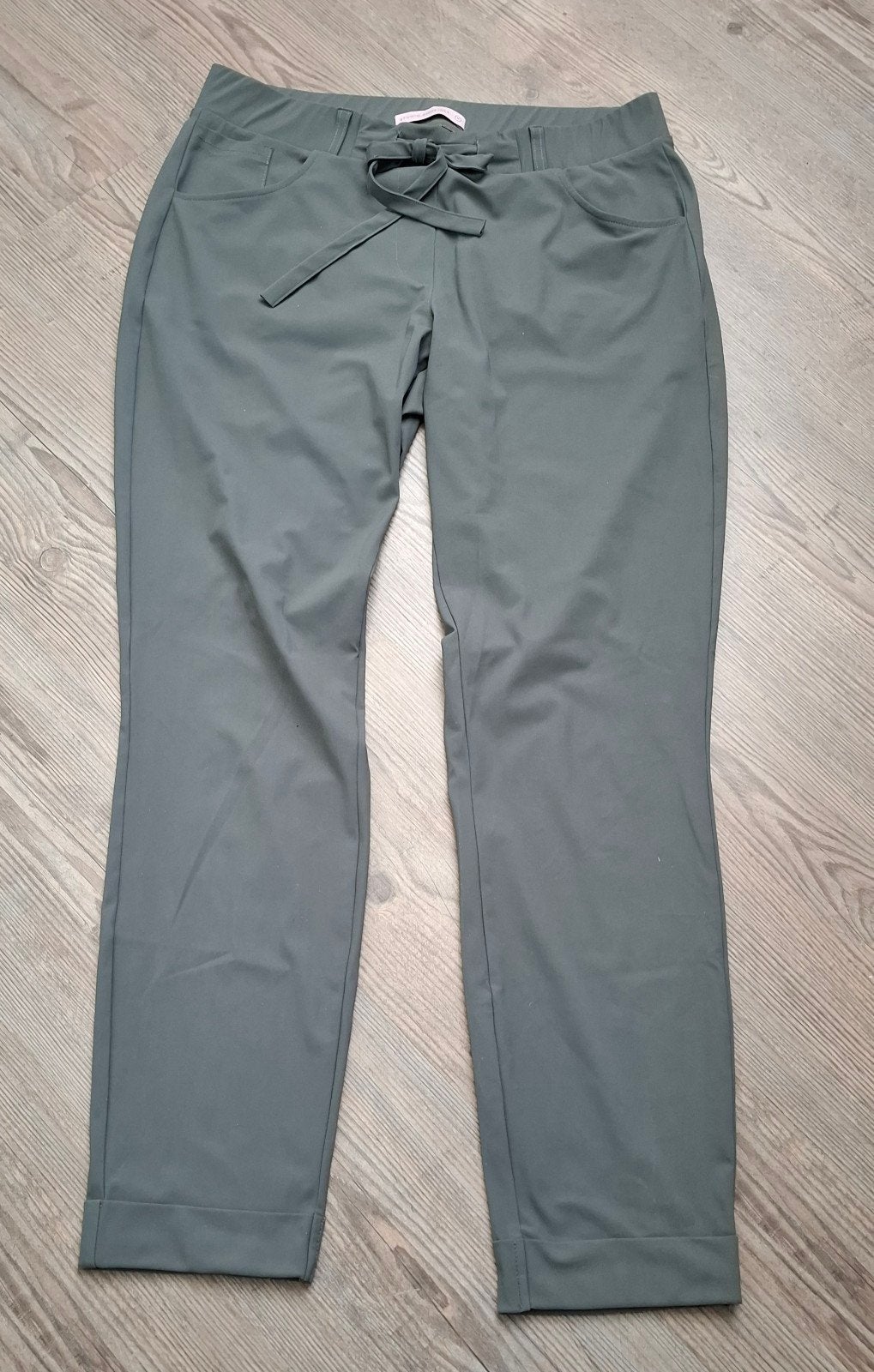 STUDIO ANNELOES Mila broek -moss green (M)  Nieuwstaat!, Maat 38/40 (M), Studio Anneloes, Verzenden, Zo goed als nieuw