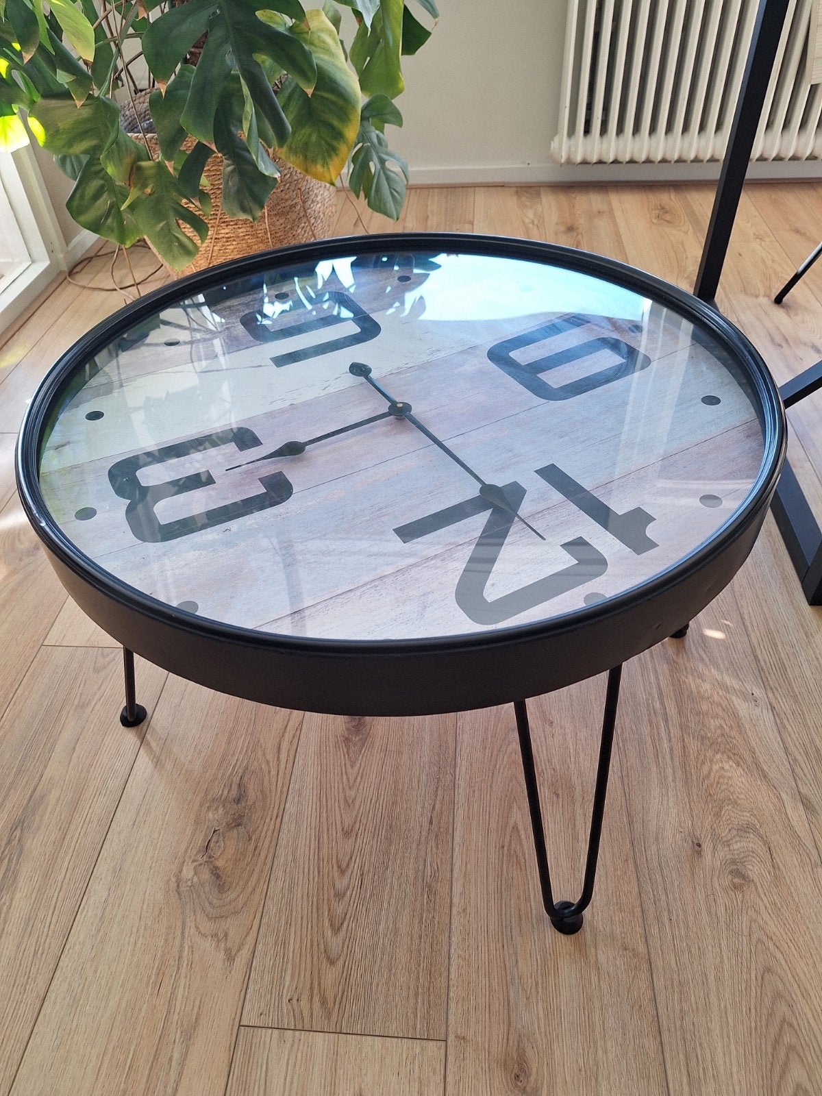 Unieke salontafel van gerecyclede klok, Ophalen, Gebruikt, 50 tot 100 cm, Glas