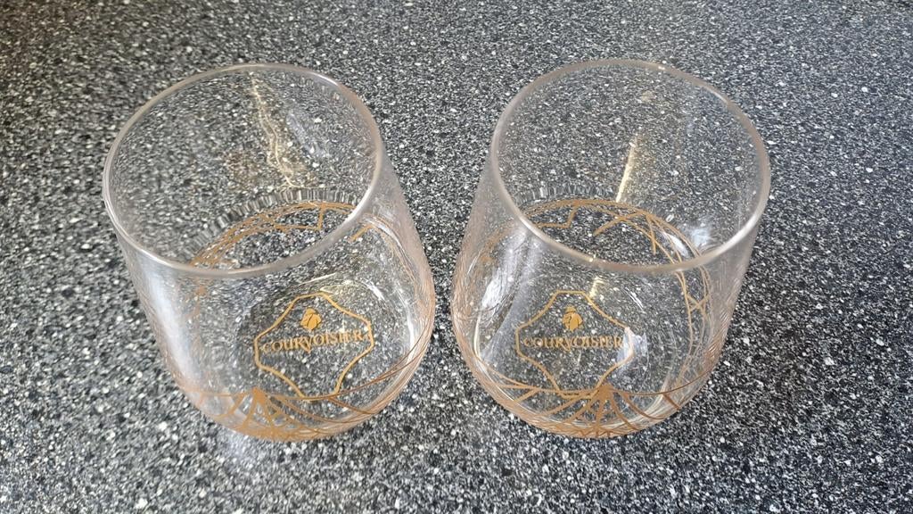 2 Courvoisier Cognac Glazen - Goudkleurig Design, Verzamelen, Courvoisier, Ophalen of Verzenden, Zo goed als nieuw, Contact@courvoisier.com