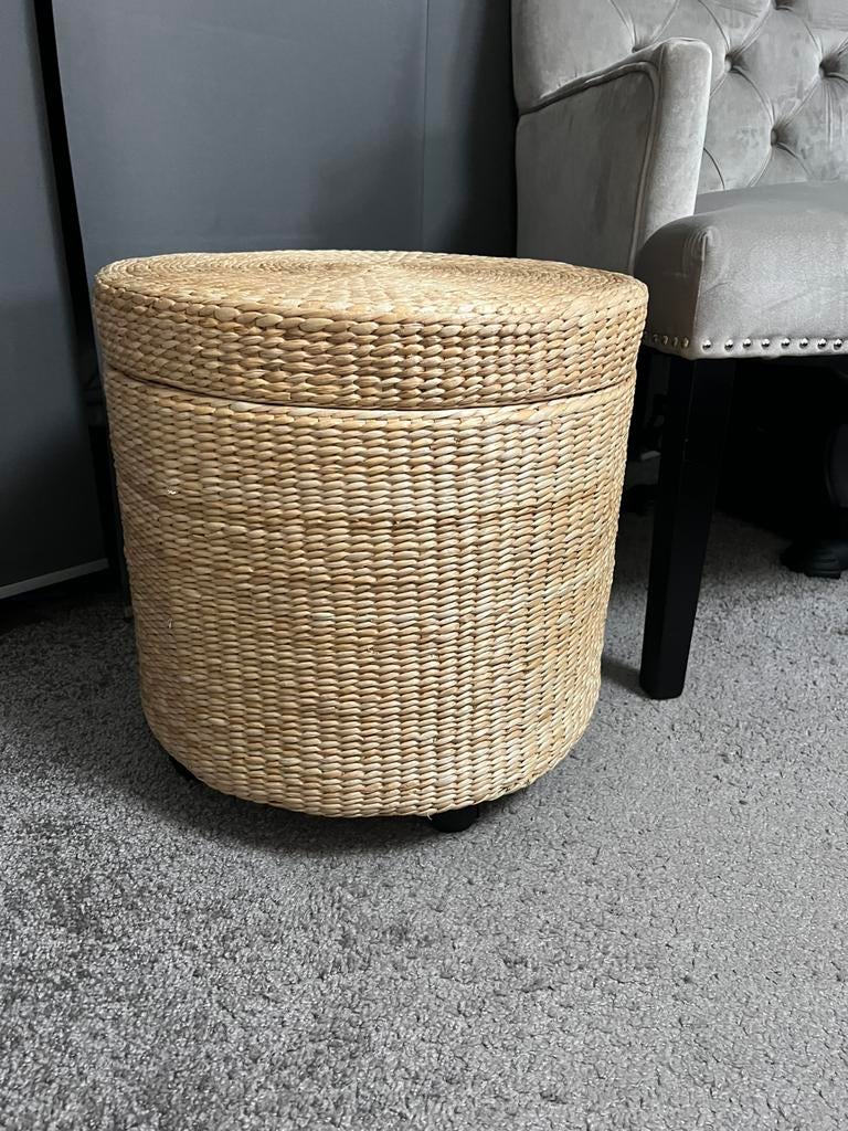 Rotan poef opbergbox met willetjes, Ophalen, Zo goed als nieuw, Rond, Minder dan 50 cm