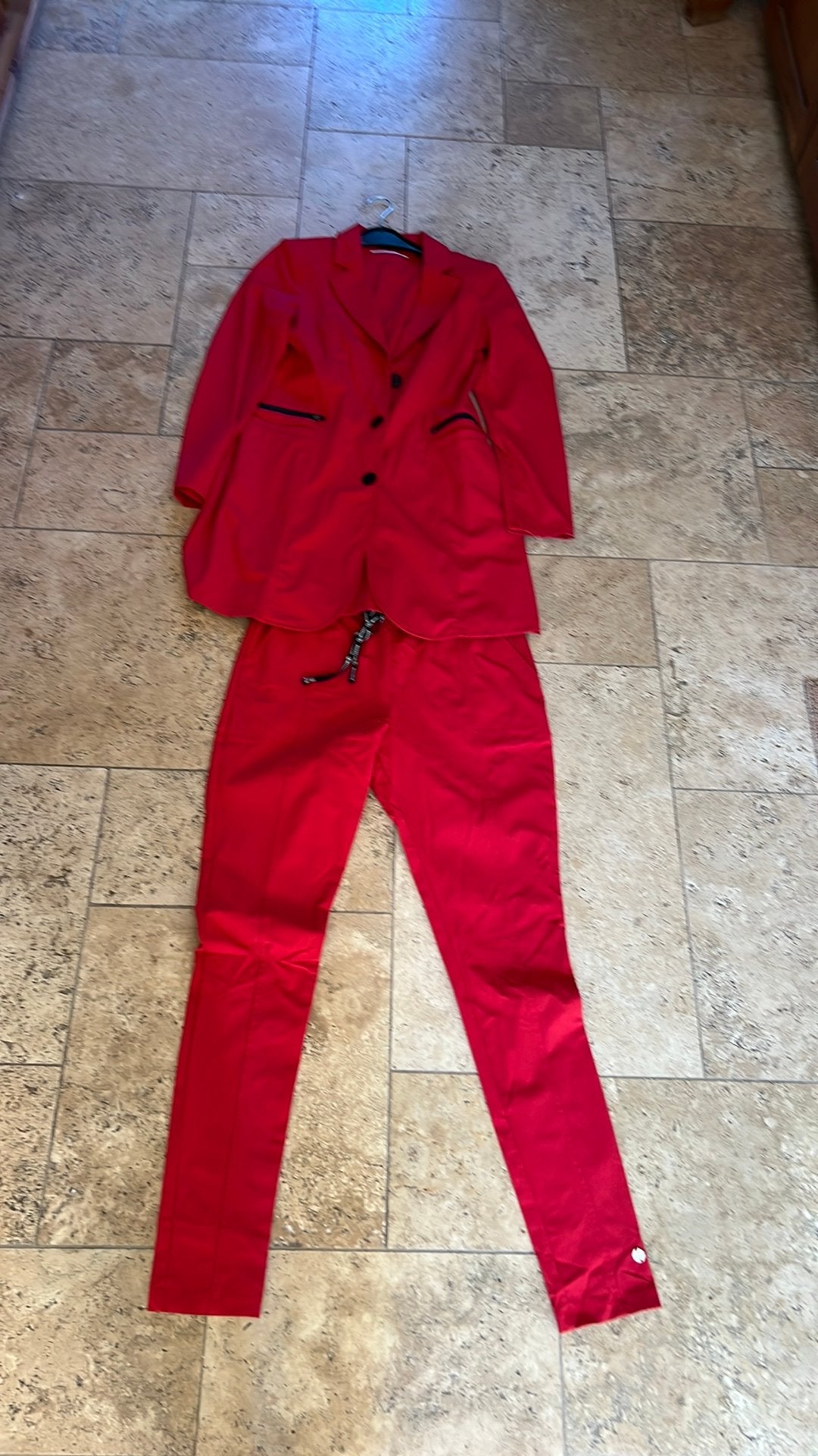 Rood pak blazer met broek, Kleding | Dames, Huispakken, Ophalen of Verzenden, Zo goed als nieuw, Rood