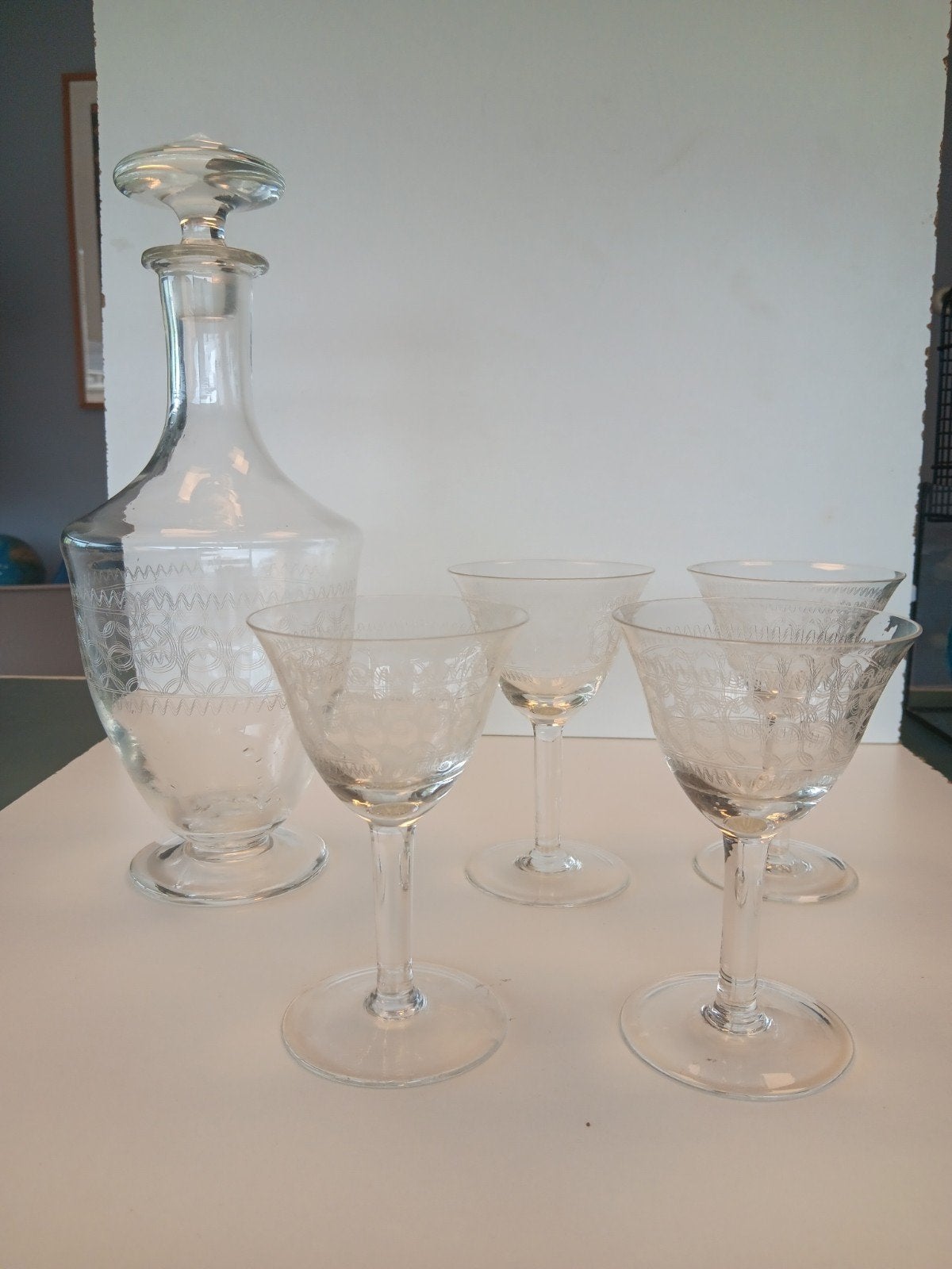Karaf van oud glas met 4 bijpassende glazen 
Op de karaf, Ophalen of Verzenden, Zo goed als nieuw, Overige typen