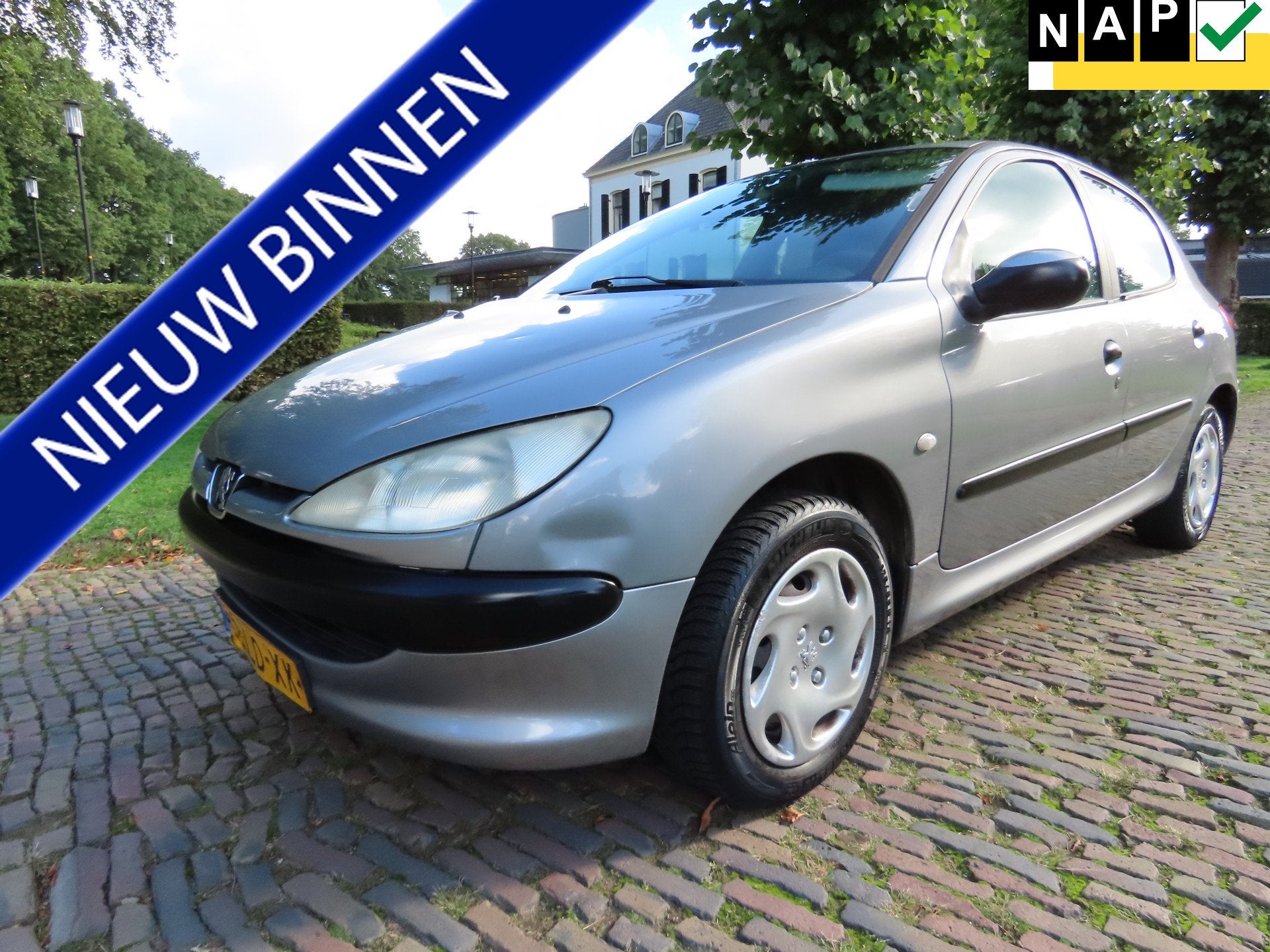 Peugeot 206 1.4 XT Stuurbekrachtiging 5 Drs Nwe Apk, Auto's, Voorwielaandrijving, 31 €/maand, 4 cilinders, Origineel Nederlands