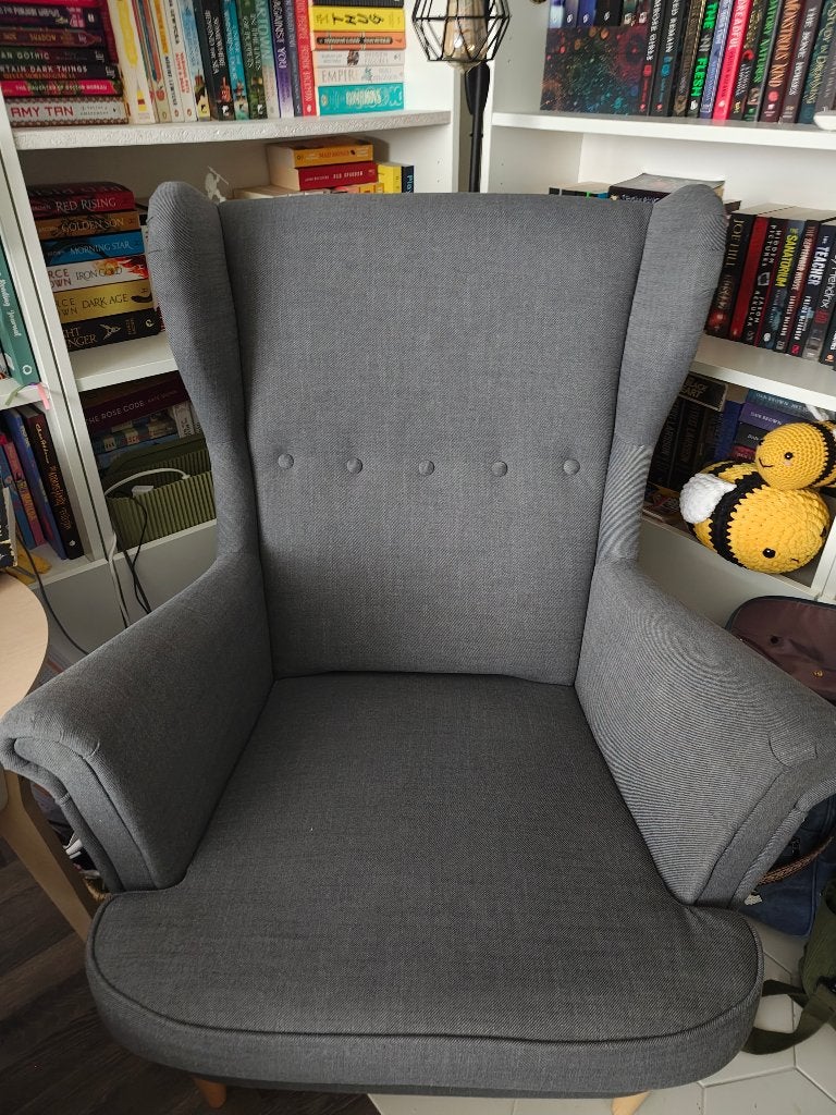 Fauteuil Grijs (oorfauteuil leesstoel) Strandmon, Huis en Inrichting, Fauteuils, Ophalen, 75 tot 100 cm, Zo goed als nieuw, Stof