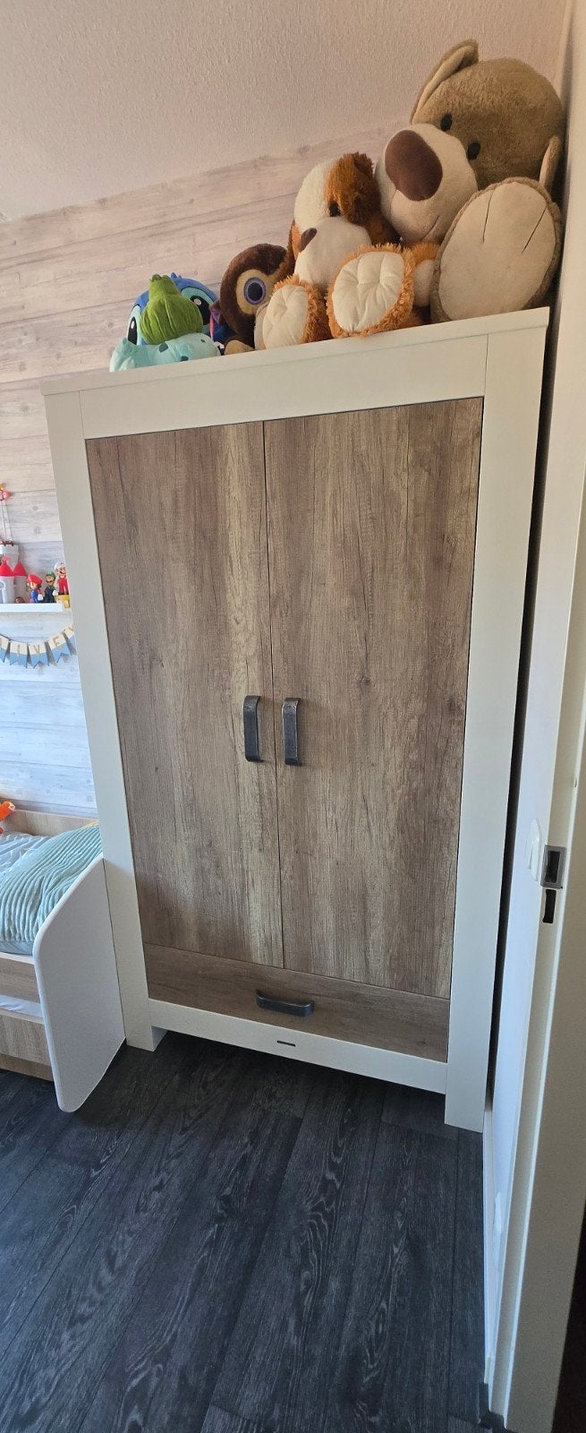 Kidsmill Long Island Kledingkast - Industrieel Design, Huis en Inrichting, Kasten | Kledingkasten, Ophalen, Gebruikt, 100 tot 150 cm