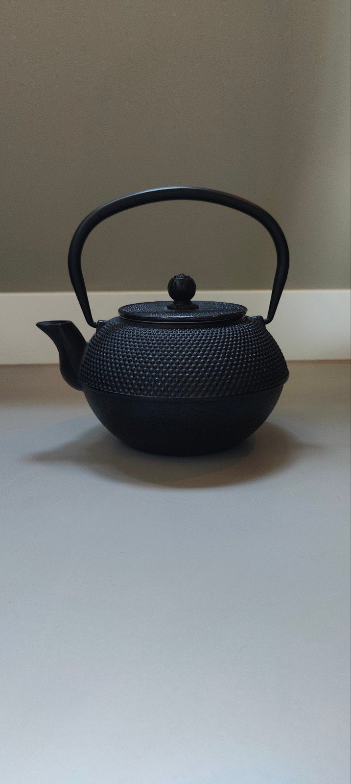 Bredemeijer Jang gietijzeren theepot met onderzetter, Gebruikt, Bredemeijer, Ophalen of Verzenden, Zwart