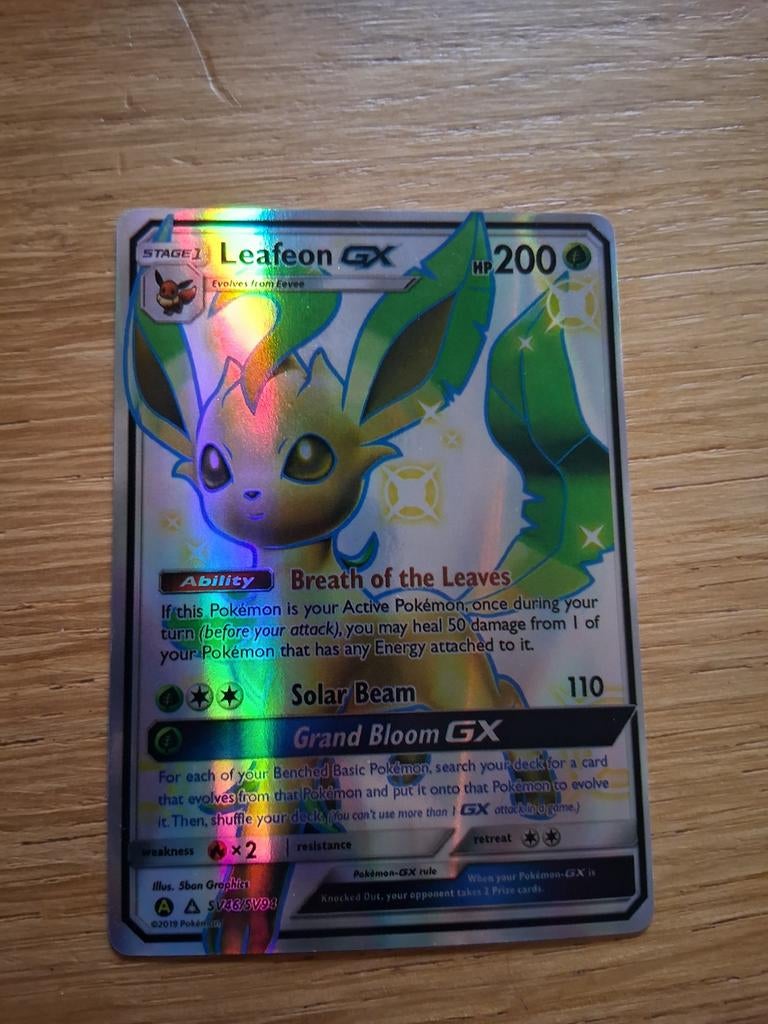 Pokémon kaart Leafeon GX Shiny, Hobby en Vrije tijd, Verzamelkaartspellen | Pokémon, Ophalen of Verzenden