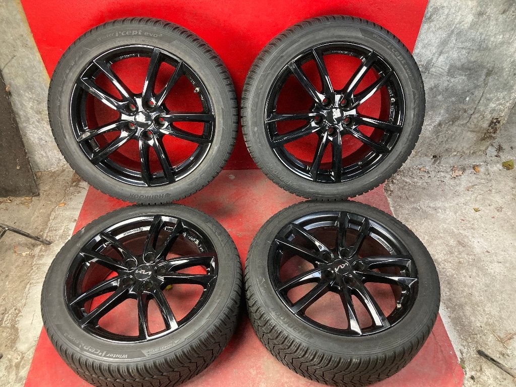 Winterbanden Kia Niro 225/45R18 Hankook, 18 inch, Gebruikt, ., Banden en Velgen