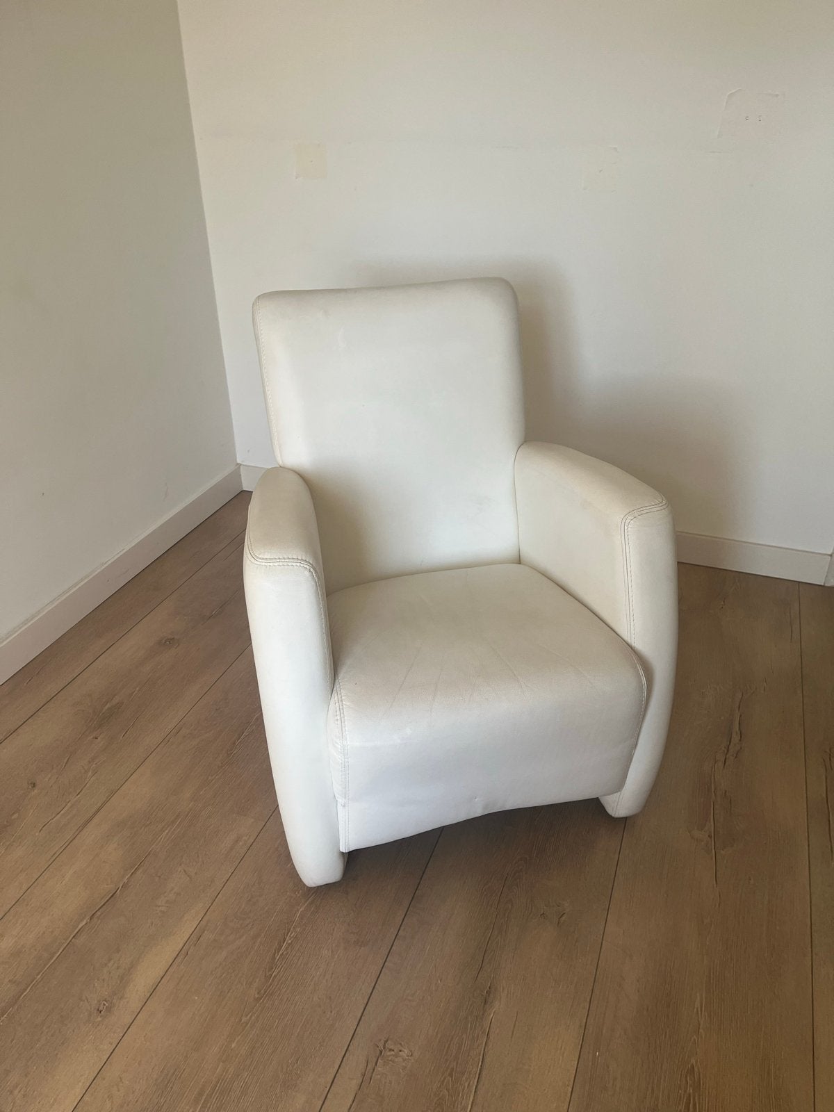Witte leren design fauteuil, Huis en Inrichting, Ophalen, Zo goed als nieuw, 50 tot 75 cm, Leer