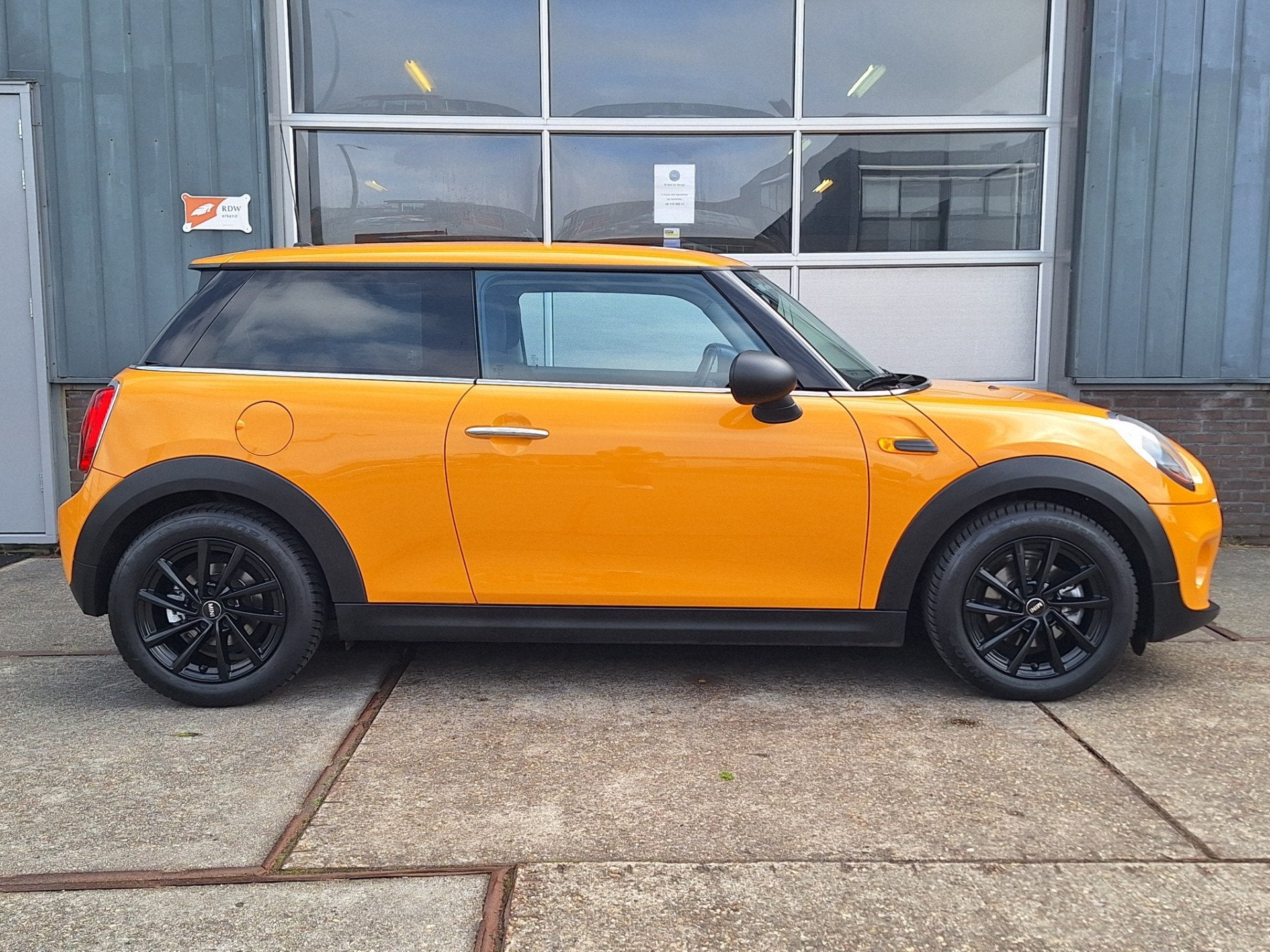 MINI Mini 1.2 One Orange Edit, Airco, Lm velgen 73.485km!, Voorwielaandrijving, Stof, Gebruikt, Overige kleuren