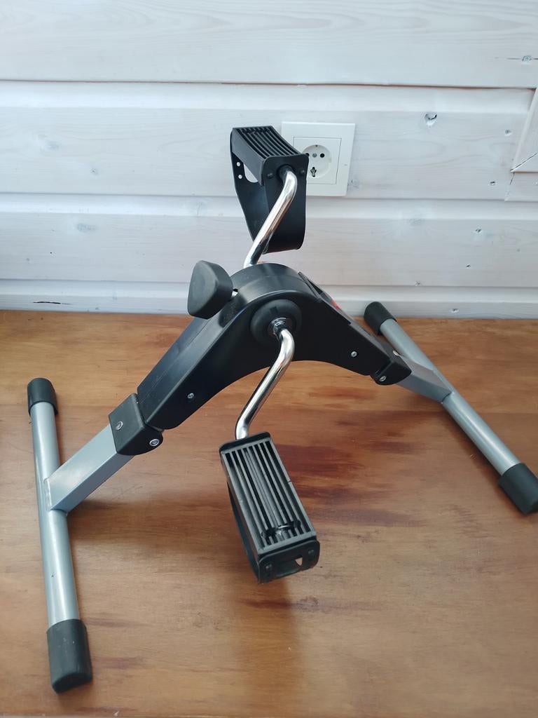 Mini Hometrainer - Ideaal voor Thuis Fitness, Sport en Fitness, Fitnessmaterialen, Ophalen of Verzenden, Gebruikt, Benen, Overige typen