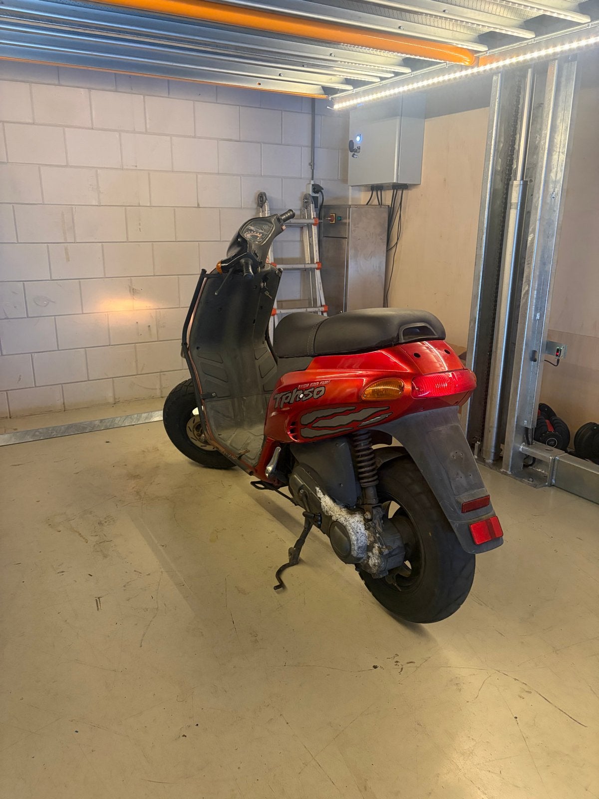 Piaggio Typhoon duits, Fietsen en Brommers, Scooters | Aprilia, Ophalen of Verzenden, Gebruikt, Benzine, Overige modellen