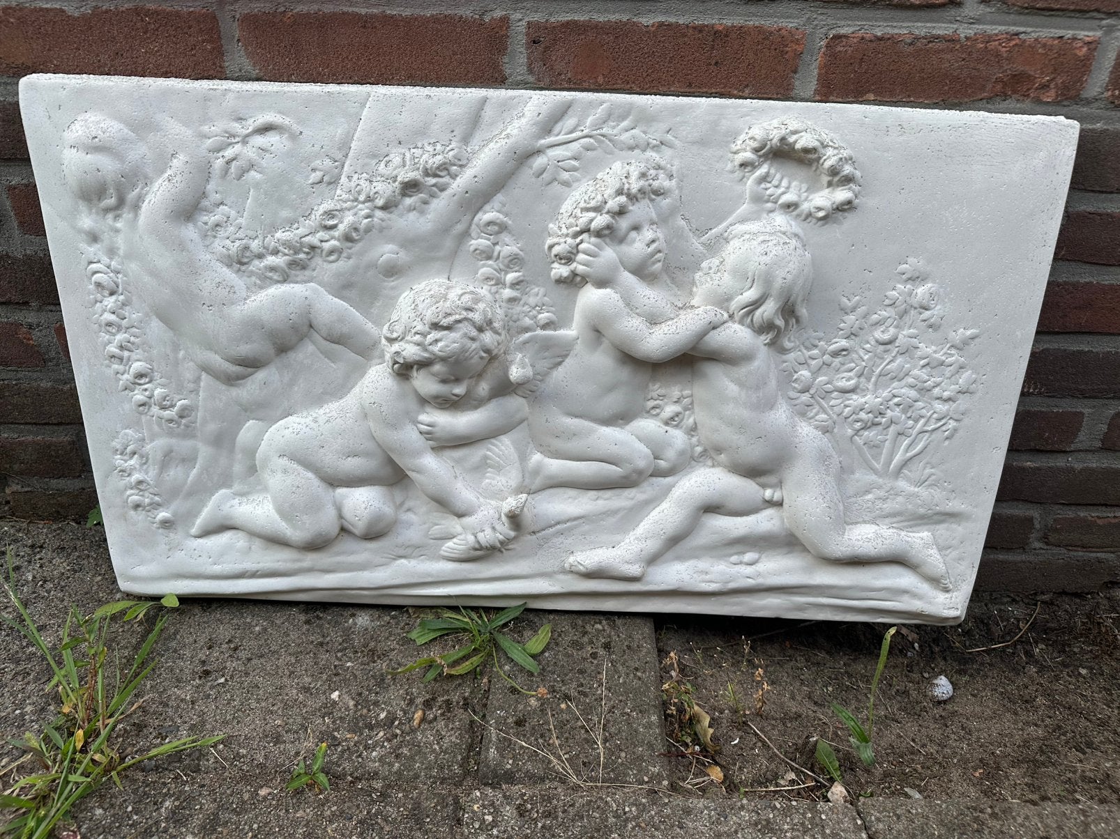 BAS-RELIËF IN GIPS., Tuin en Terras, Ophalen, Gebruikt, Steen, Engelenbeeld