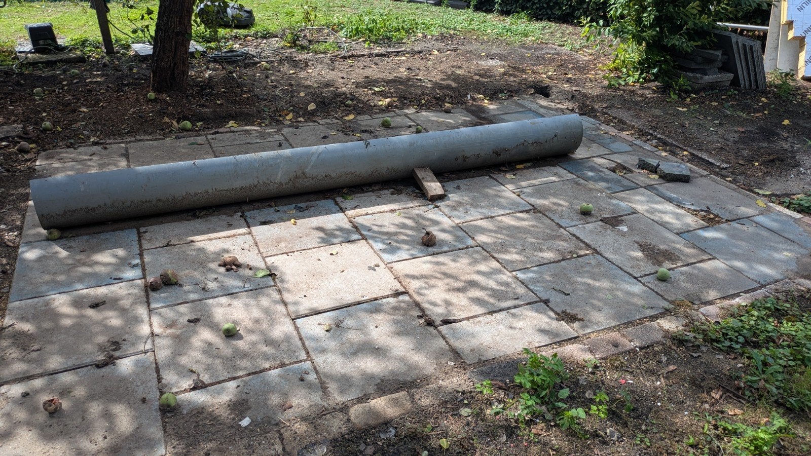 Gratis betontegels - ca. 20 m² voor ondergrond/fundering, Tuin en Terras, Ophalen, Gebruikt, 10 m² of meer, Beton