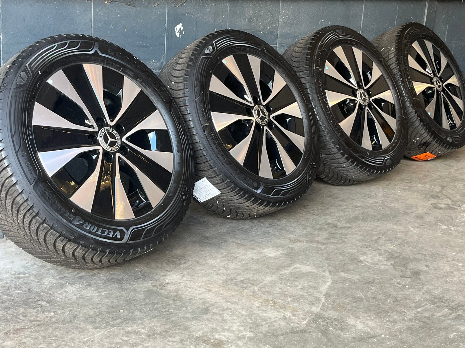 Originele Mercedes Vito All Season Set Goodyear TPMS