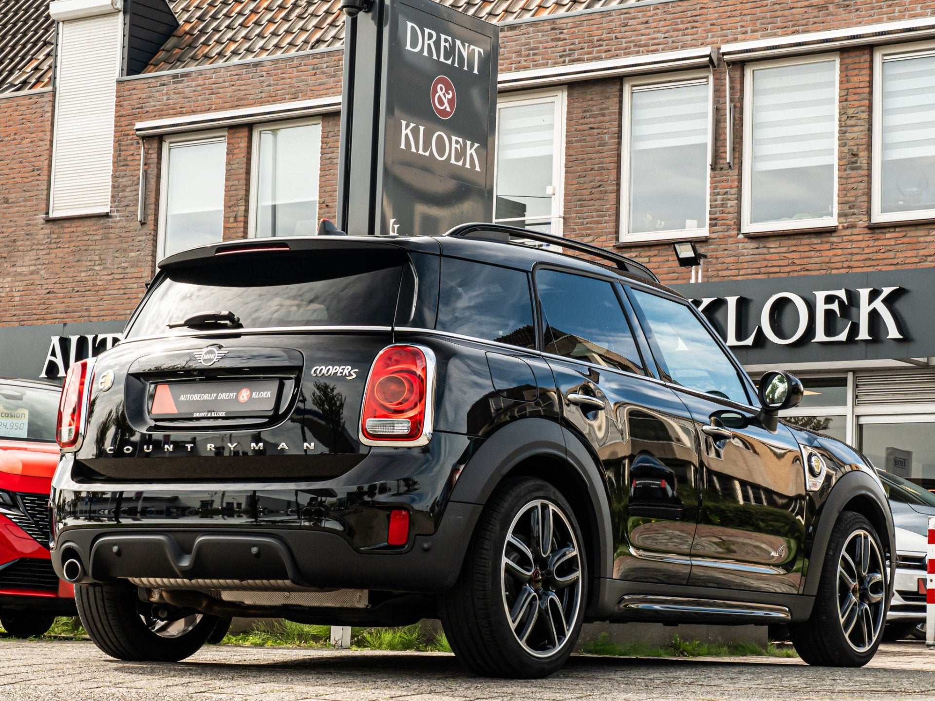 MINI Countryman 1.5 Cooper S E ALL4 ORG NL PANO LEDER CAMERA, Auto's, Gebruikt, Euro 6, Zwart, Bedrijf