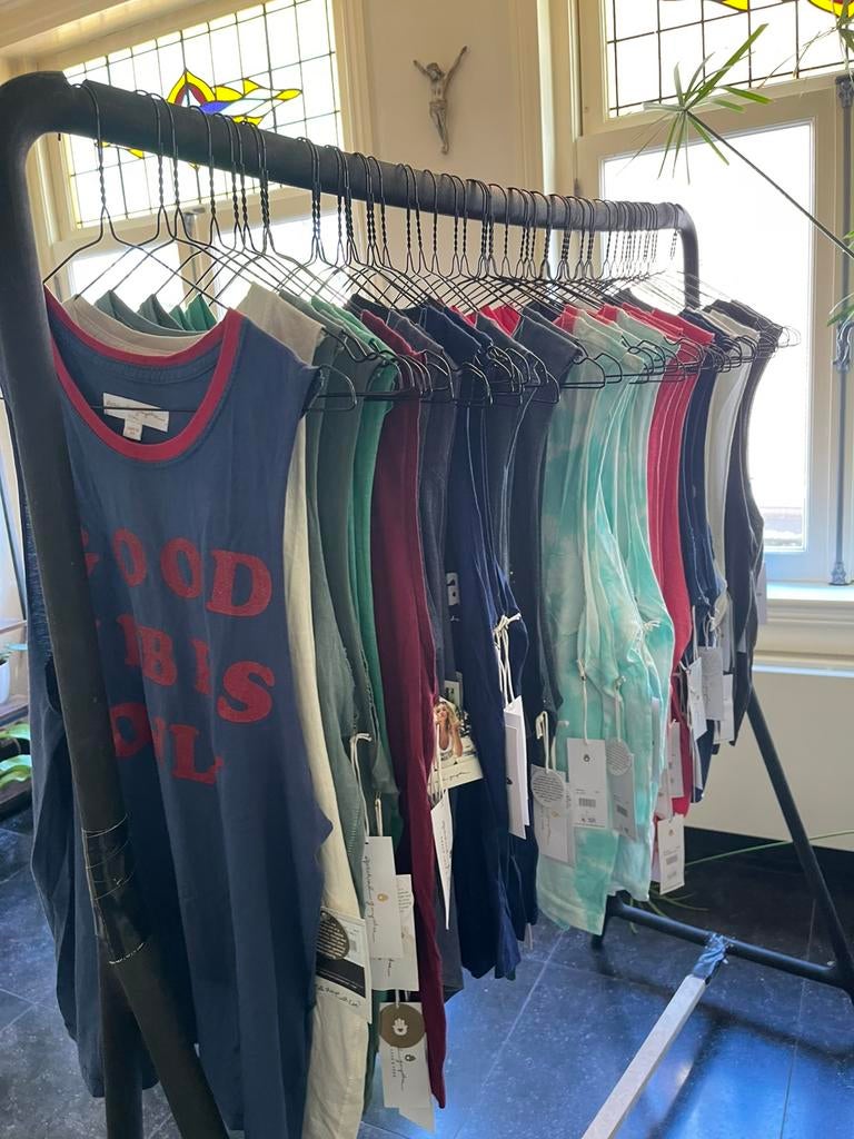 Ruim 50 nieuwe dames T-shirts zonder mouw, Kleding | Dames, Ophalen of Verzenden, Zo goed als nieuw, Korte mouw, Maat 34 (XS) of kleiner