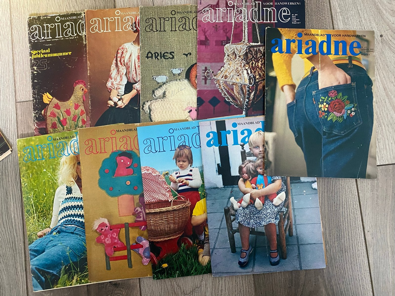 Ariadne Handwerkbladen - Diverse Uitgaven, Ophalen of Verzenden, Gelezen, Overige typen