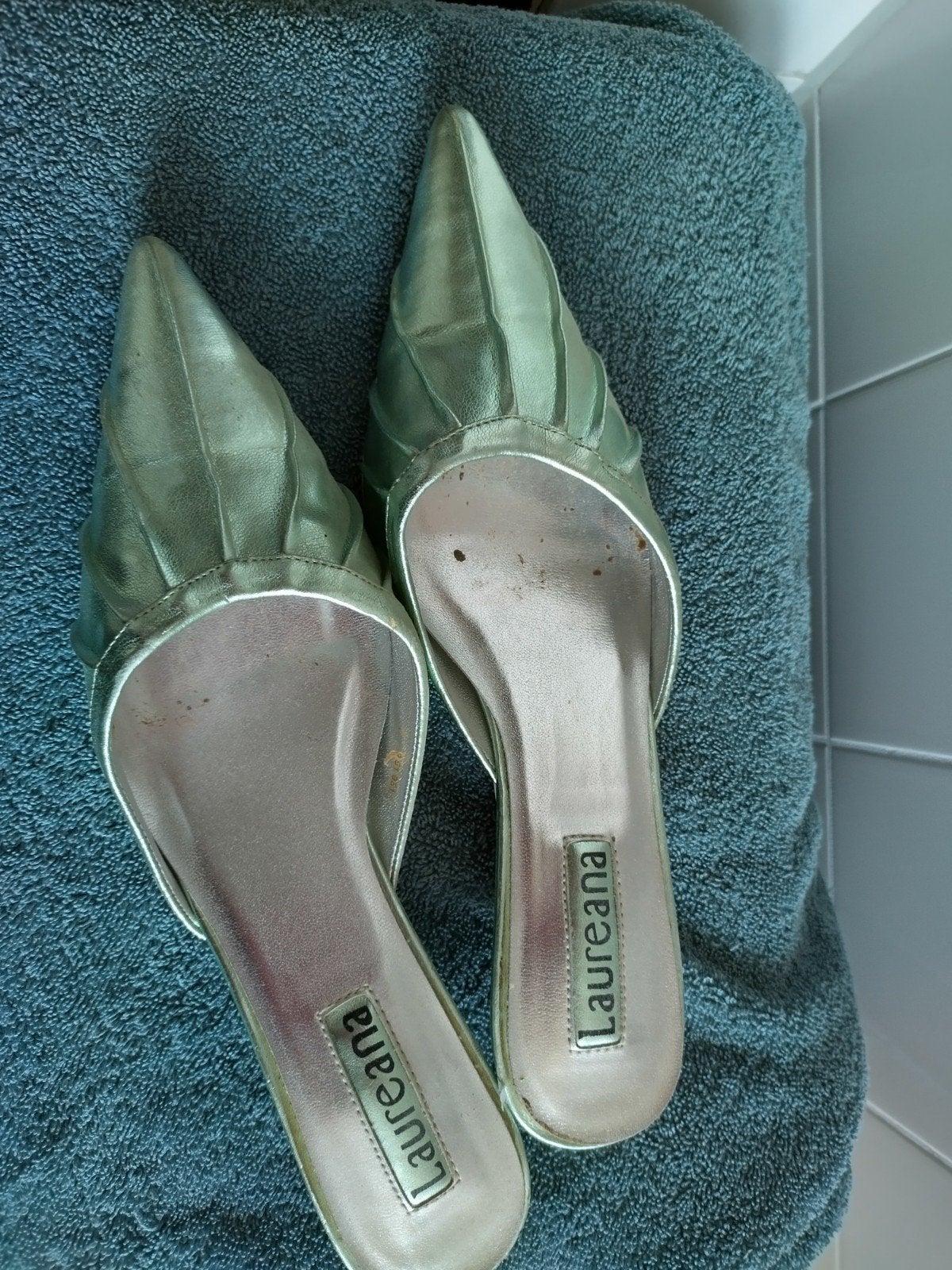 Laureana muiltjes maat 39, 3 cm hak, Kleding | Dames, Laureana, Zo goed als nieuw, Groen, Sandalen of Muiltjes
