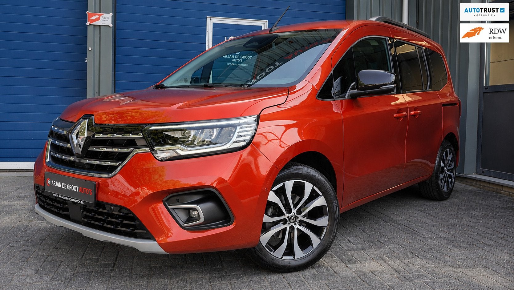 Kangoo 1.3 TCe 130PK Clima Navi Keyless Camera Carplay LED, Auto's, Voorwielaandrijving, Dealer onderhouden, Stof, Gebruikt