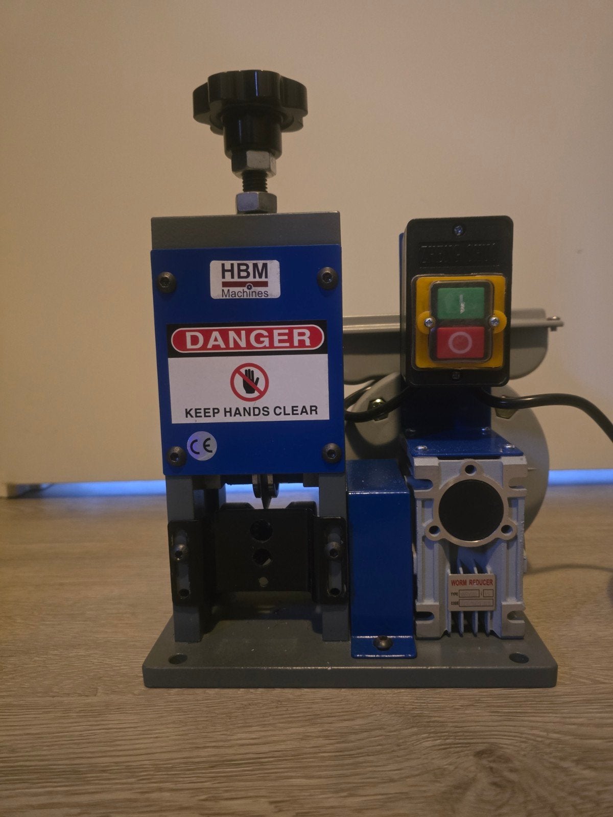 HBM Draadstripmachine, Ophalen