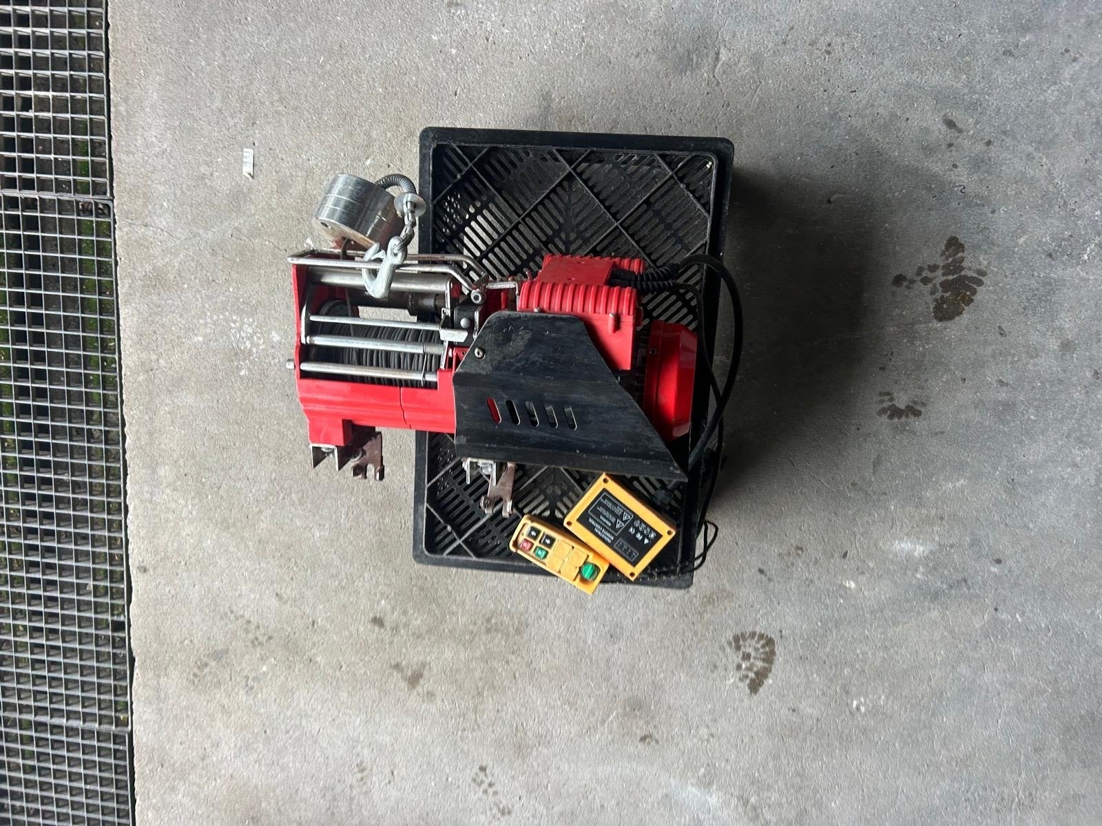 Takel met afstandsbediening - MW Tools, Doe-het-zelf en Verbouw, Ophalen, Gebruikt, Elektrisch