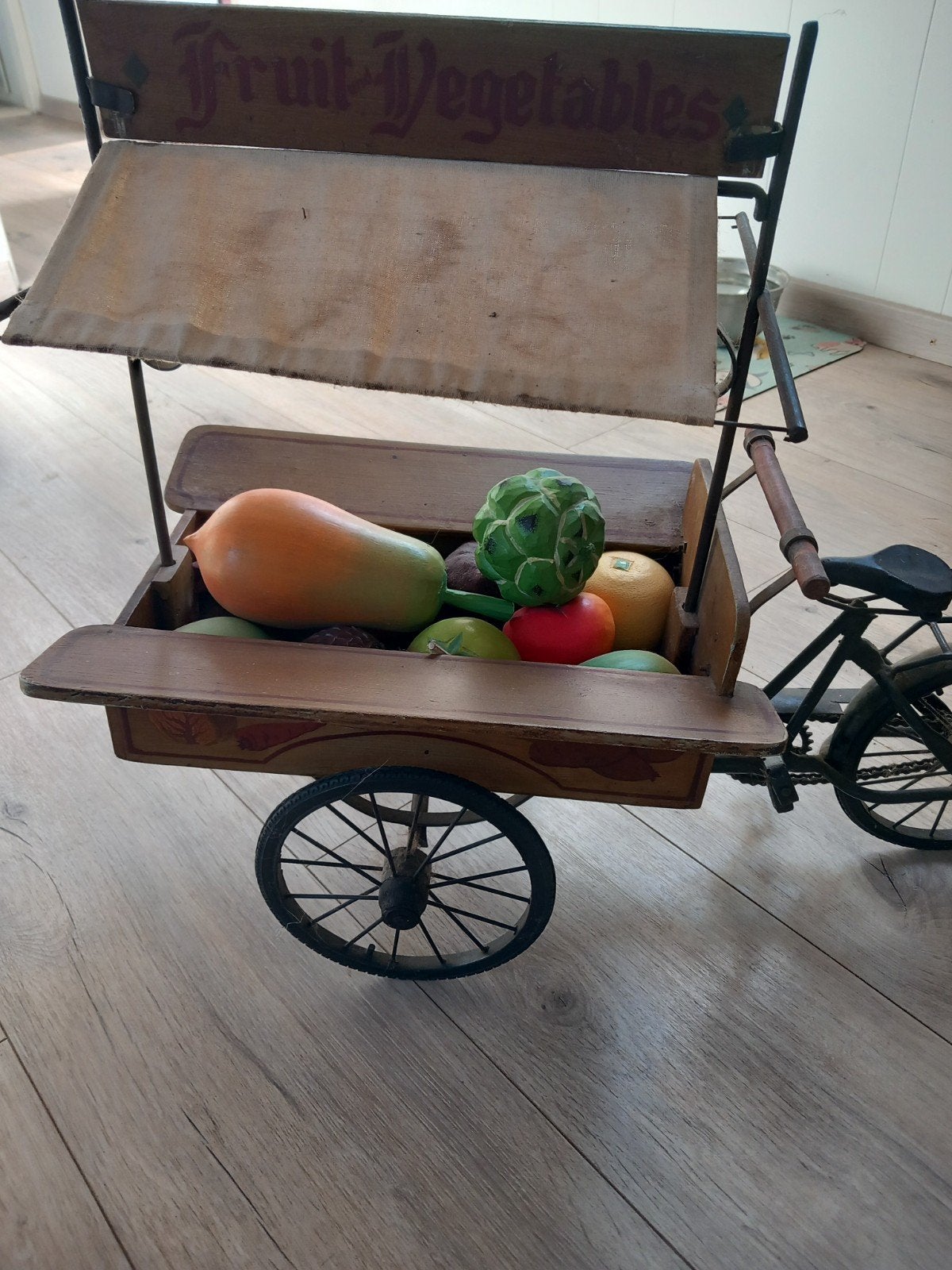 Decoratieve Fruit- en Groentekar met Kunstfruit, Ophalen