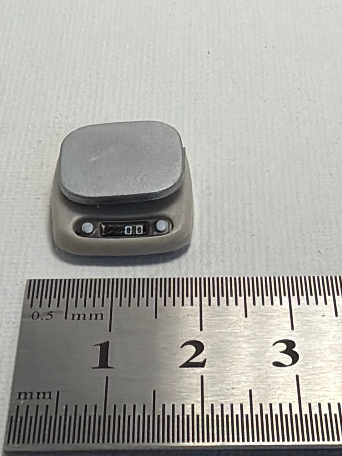 Miniatuur digitale keukenweegschaal (schaalmodel), Minder dan 10 kg, Keukenweegschaal, Ophalen of Verzenden, Fijner dan 1 gram