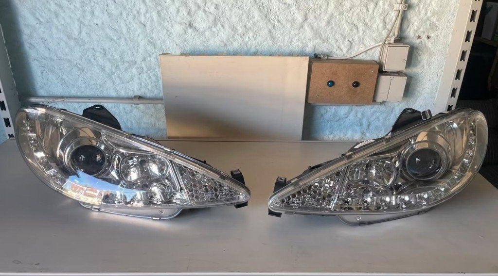 Peugeot 206 Devil Eyes Koplampen met LED DRL, Ophalen of Verzenden