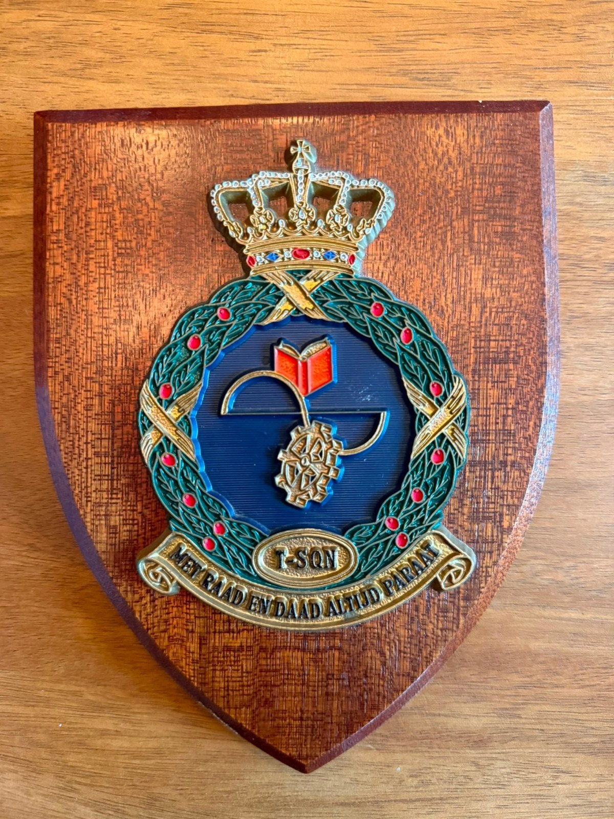 wapenschild luchtmacht opleidings squadron, Verzamelen, Ophalen of Verzenden, Luchtmacht, Nederland