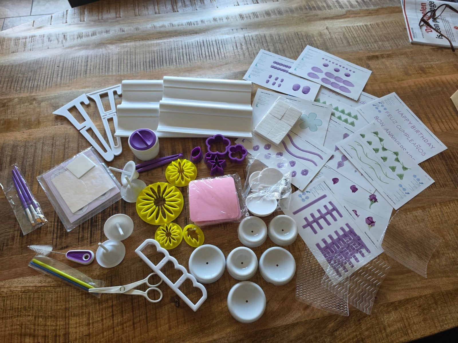 Wilton taart decoratie set - Alles nieuw!, Ophalen of Verzenden, Nieuw, Taarten, Versiering
