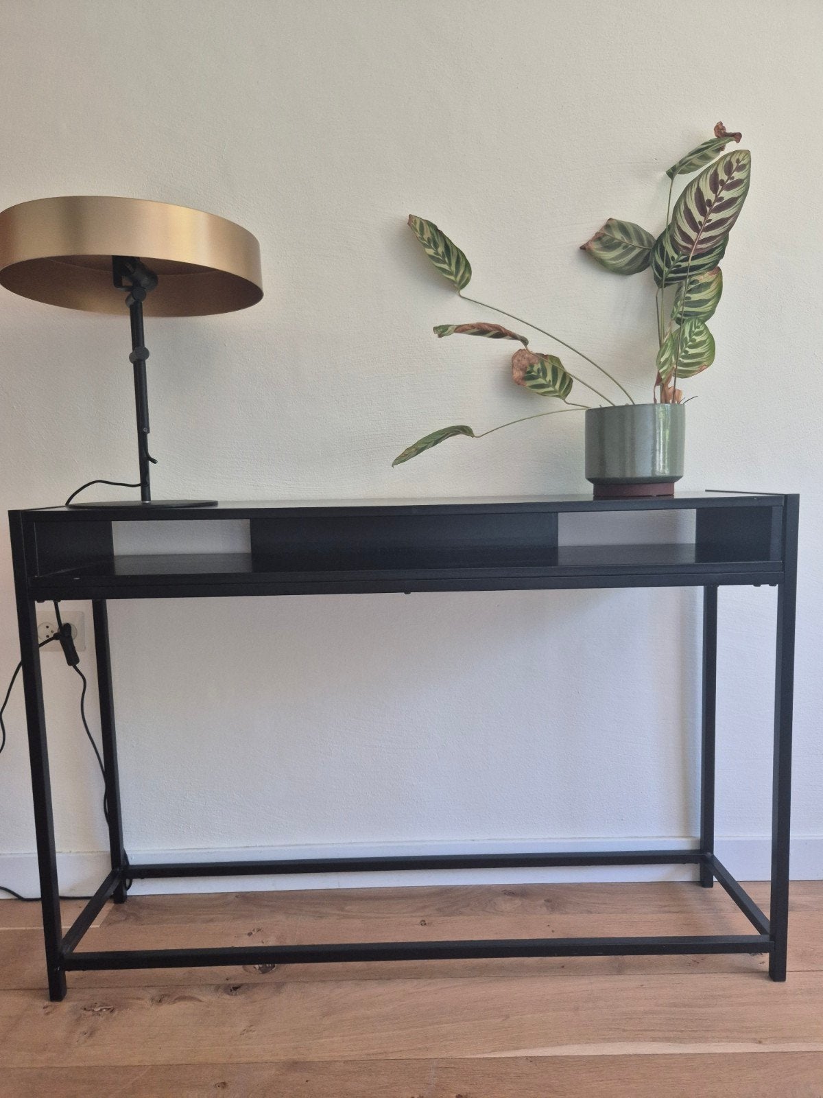 Zwarte sidetable met opbergvak, hout + metaal, Modern, Industrieel, Minimalistisch, Ophalen of Verzenden, Zo goed als nieuw, 75 cm of meer