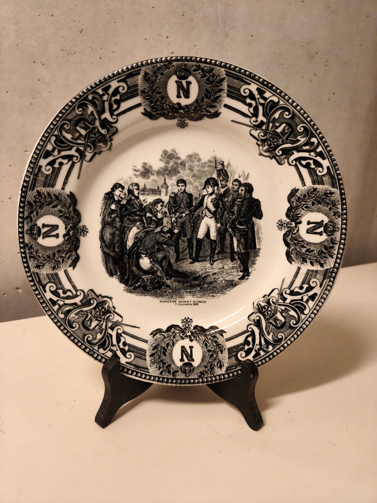 Antiek Boch Frères Napoleon bord - Made in Belgium, Ophalen of Verzenden