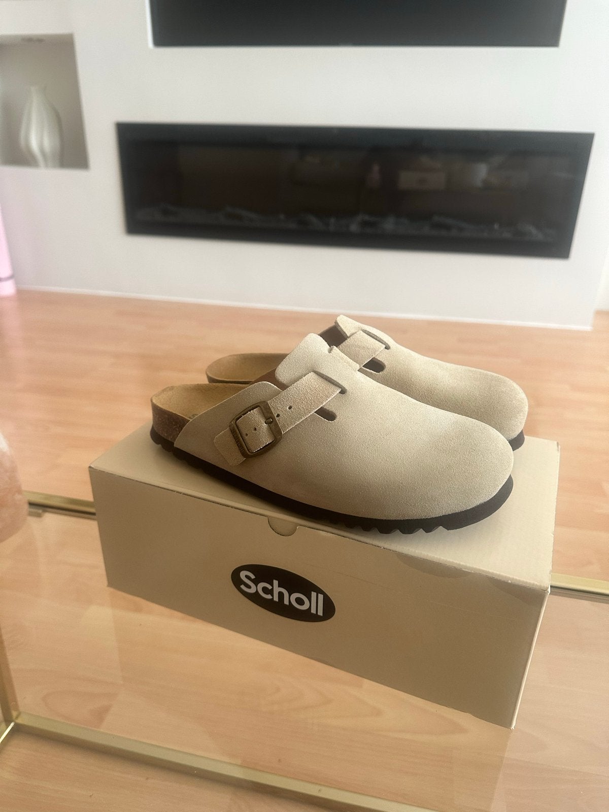 Scholl suède clogs beige - Maat 39, Ophalen, Zo goed als nieuw, Beige, Instappers