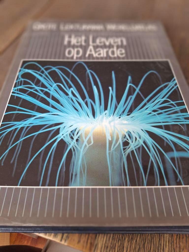 Het Leven op Aarde - Grote Spectrum Encyclopedie, Boeken, Natuur, Zo goed als nieuw, Natuur algemeen, Ophalen of Verzenden